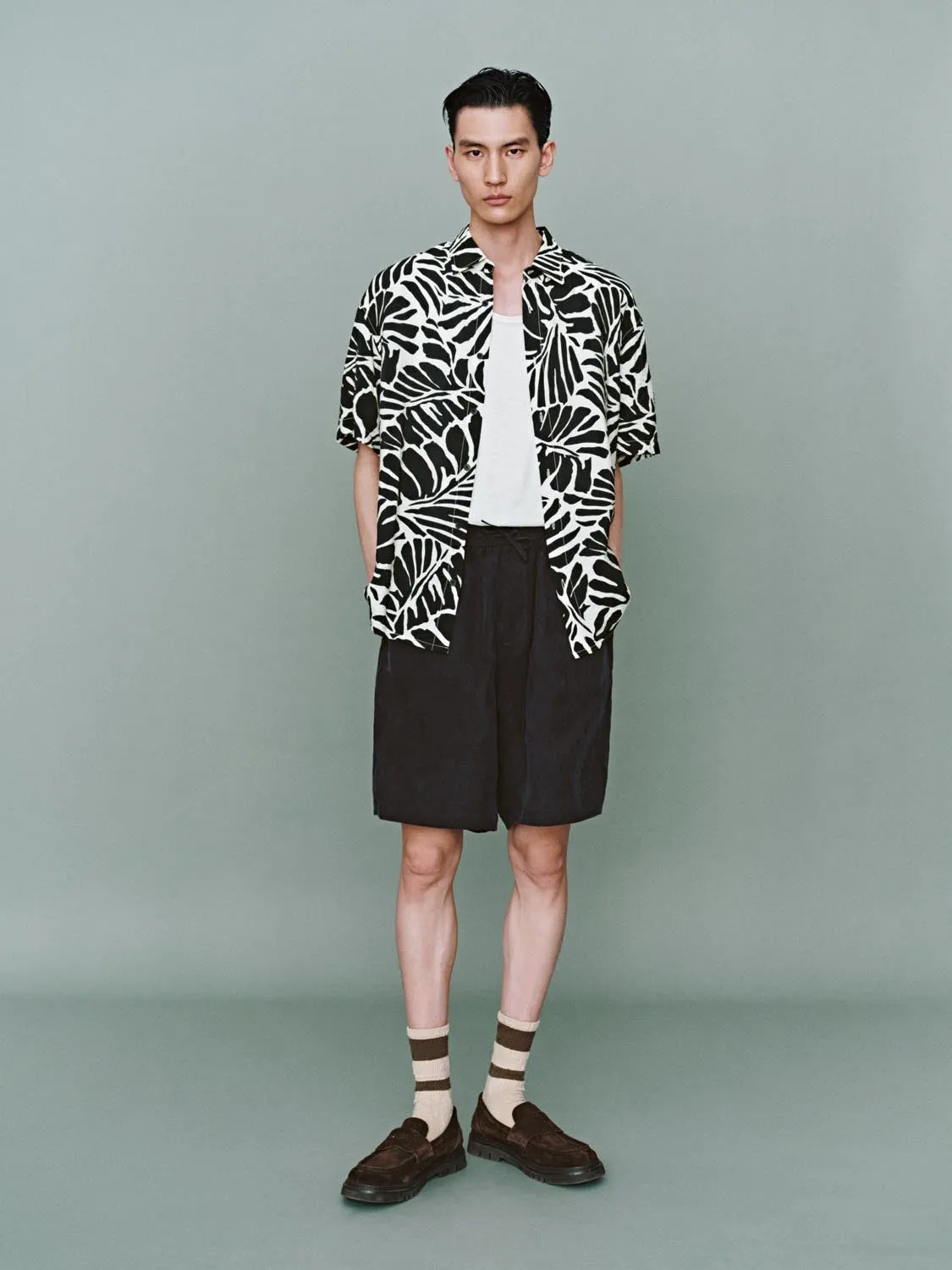 Shorts sold by Urban Revivo product image thumbnail 4