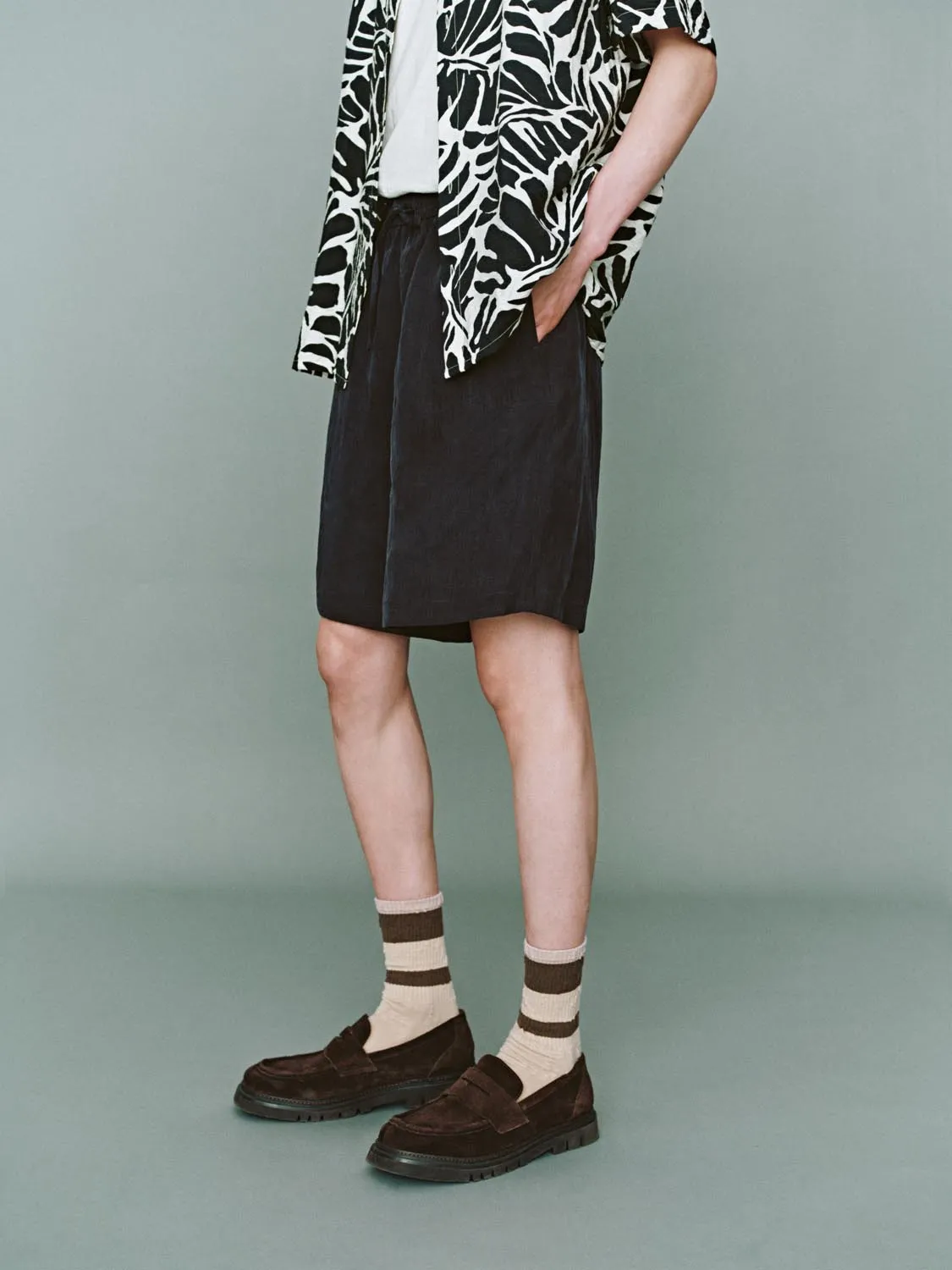 Shorts sold by Urban Revivo product image thumbnail 3