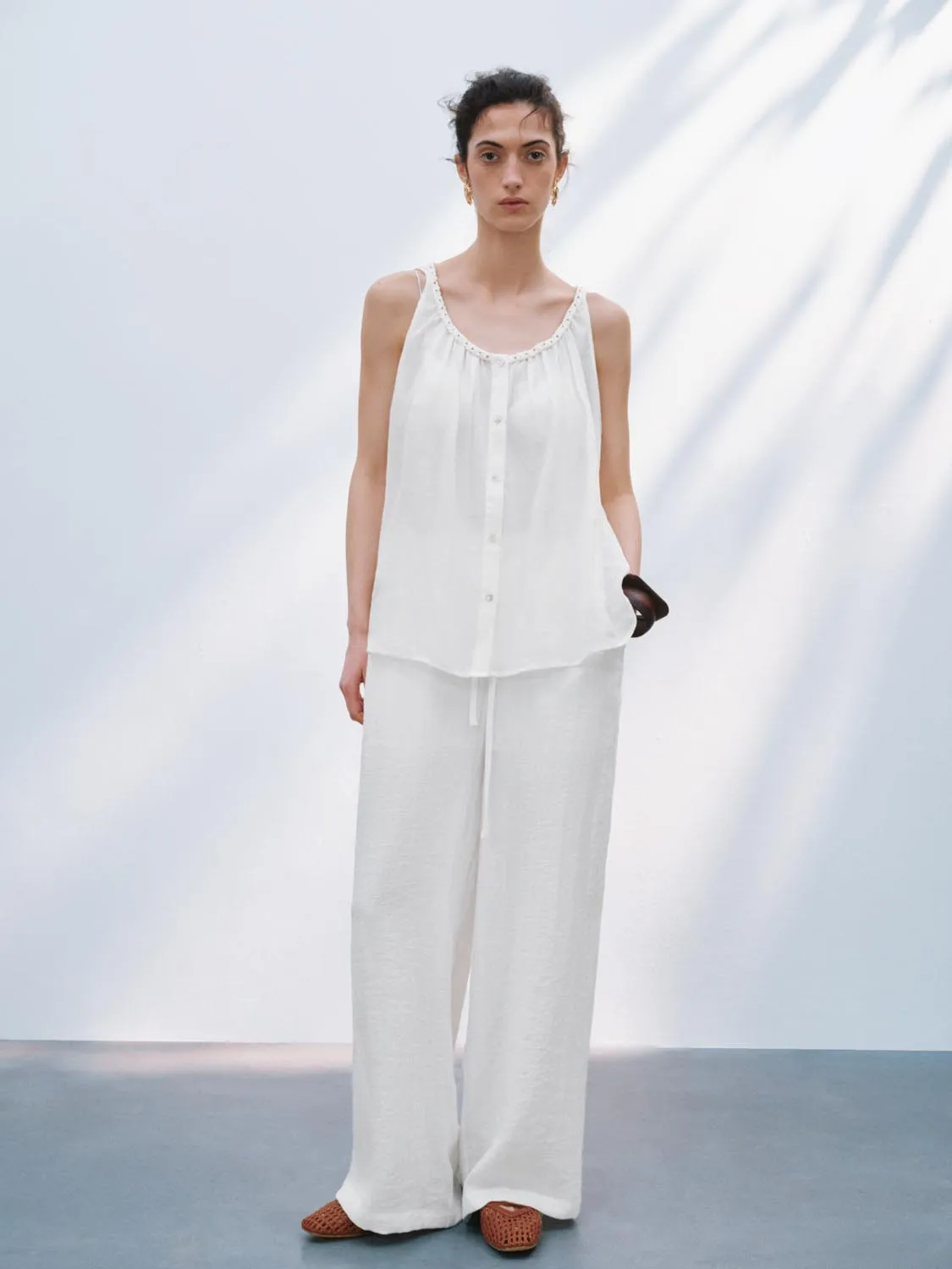 Sleeveless Blouses sold by Urban Revivo product image thumbnail 5