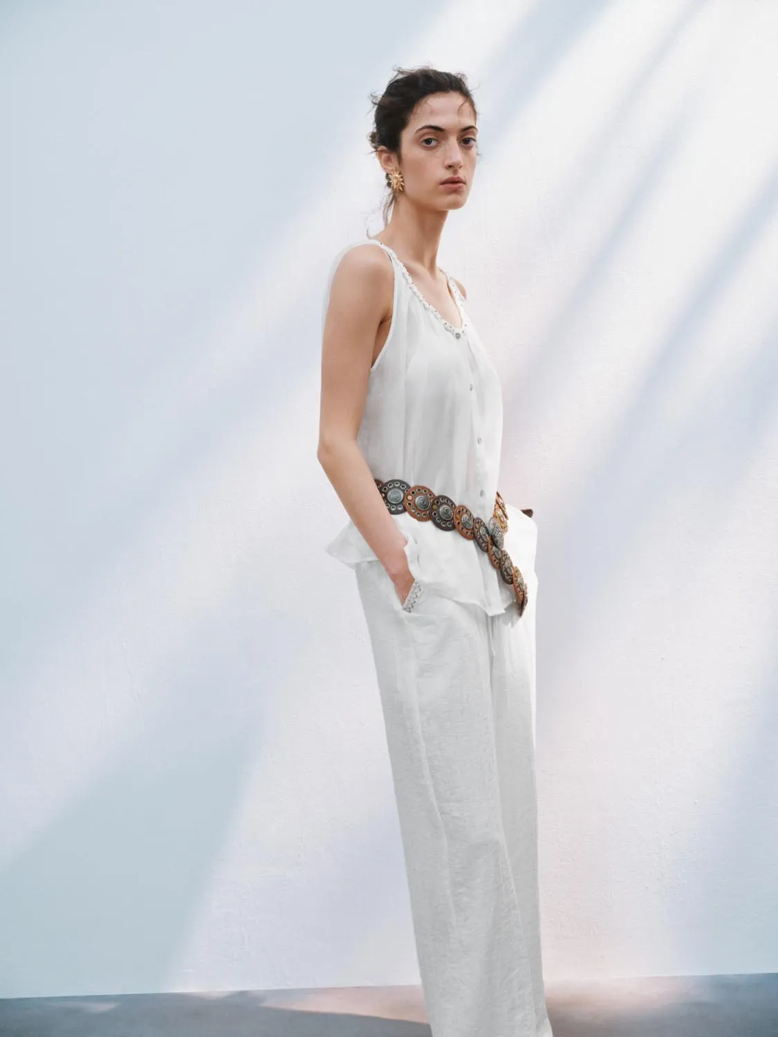 Sleeveless Blouses sold by Urban Revivo product image thumbnail 2