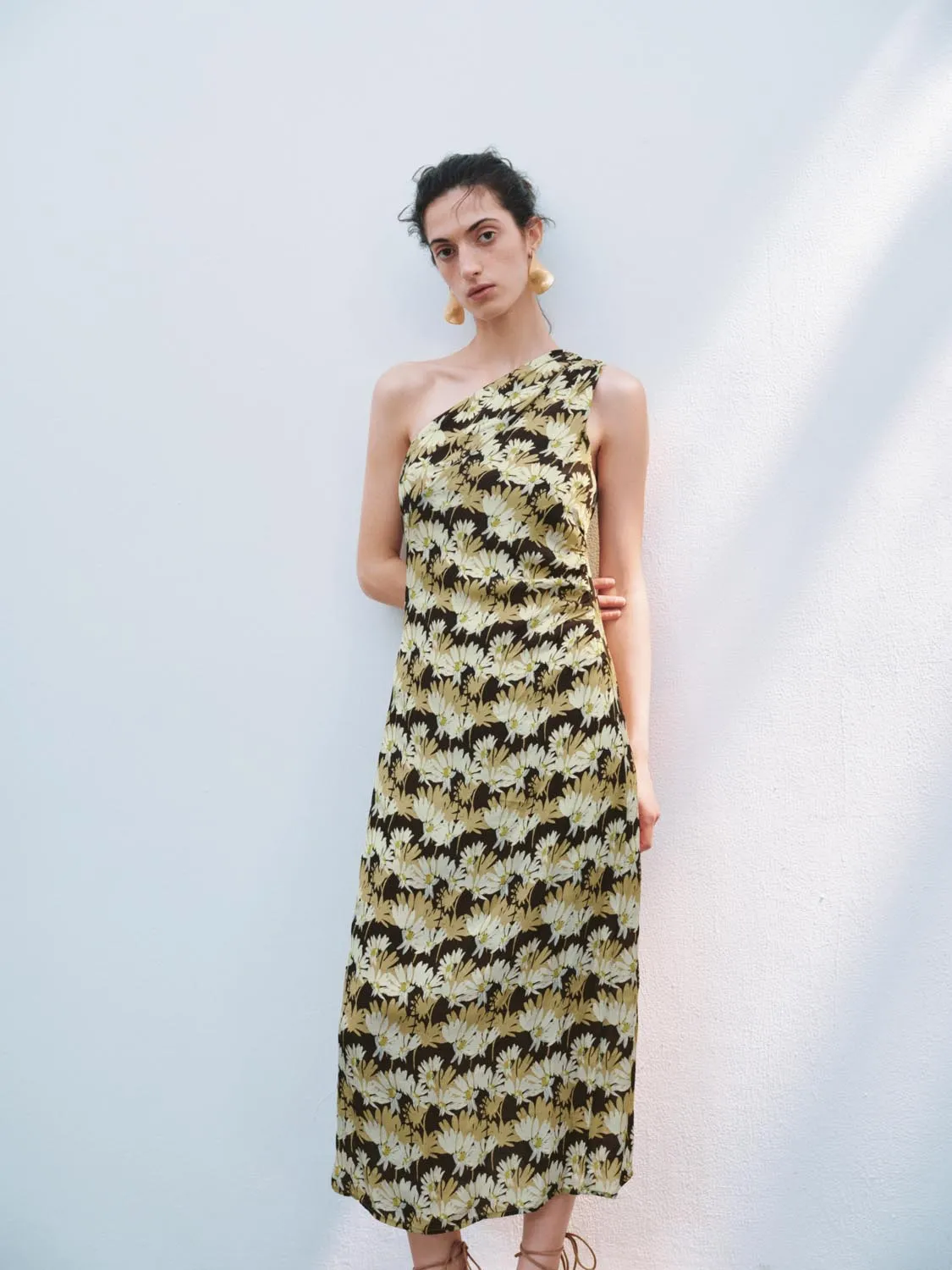 One Shoulder A-Line Dresses sold by Urban Revivo product image thumbnail 5