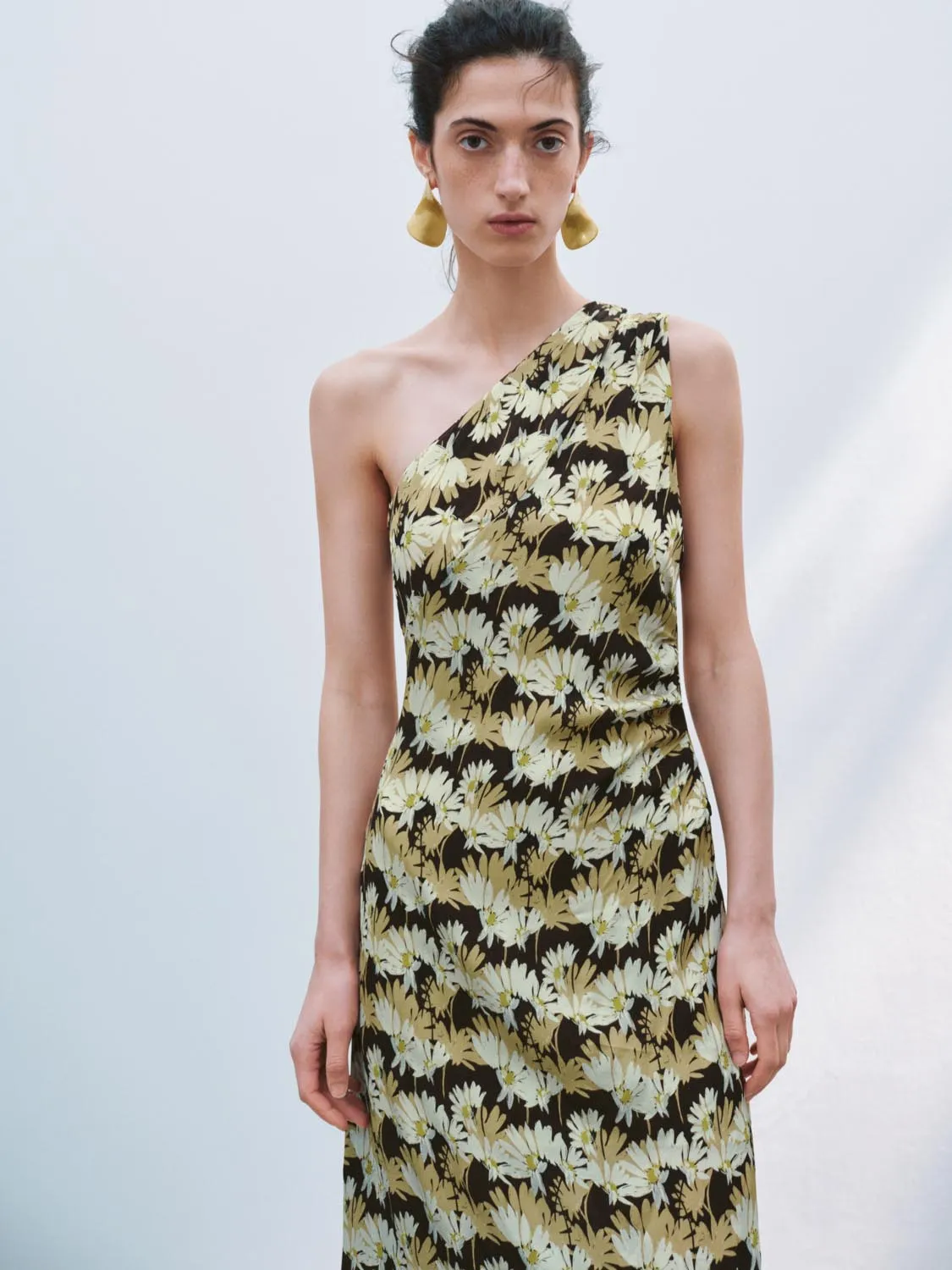 One Shoulder A-Line Dresses sold by Urban Revivo product image thumbnail 3