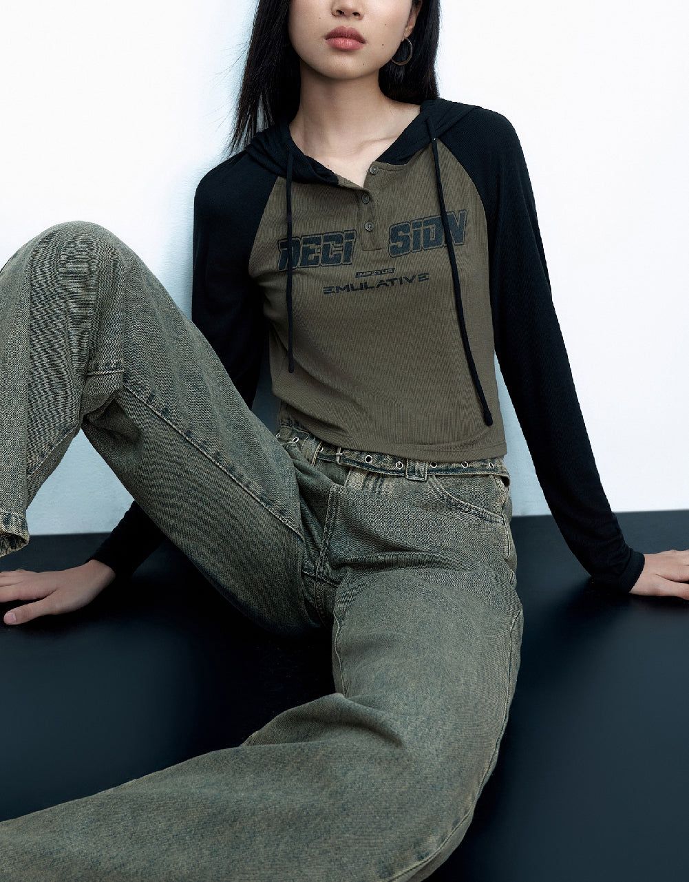 Raglan Sleeve Hooded T-Shirt sold by Urban Revivo product image thumbnail 5