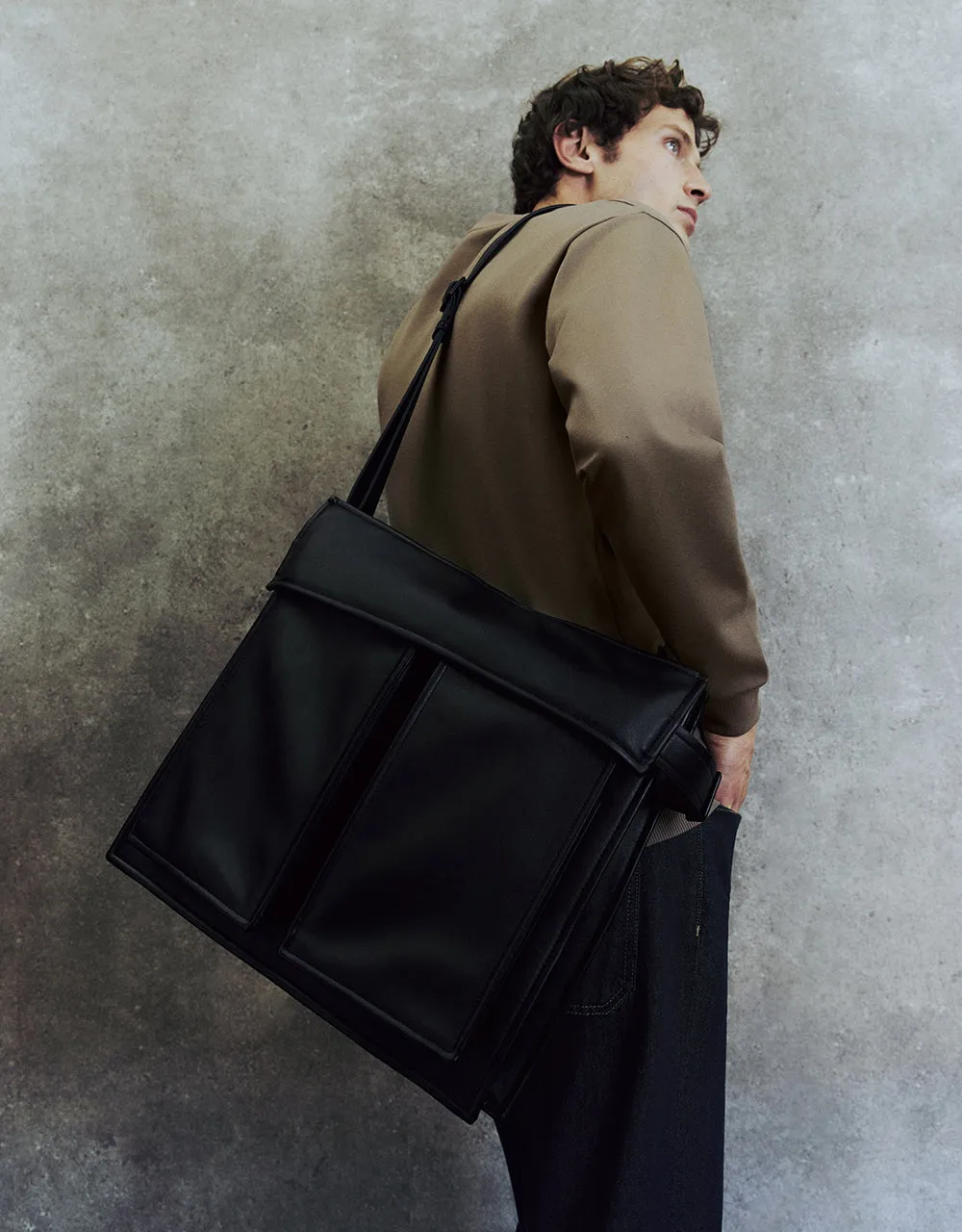 Printed Loose Straight T-Shirt sold by Urban Revivo product image thumbnail 3