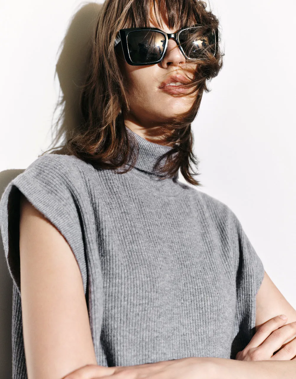 Stand Collar Knitted Vest sold by Urban Revivo product image thumbnail 5