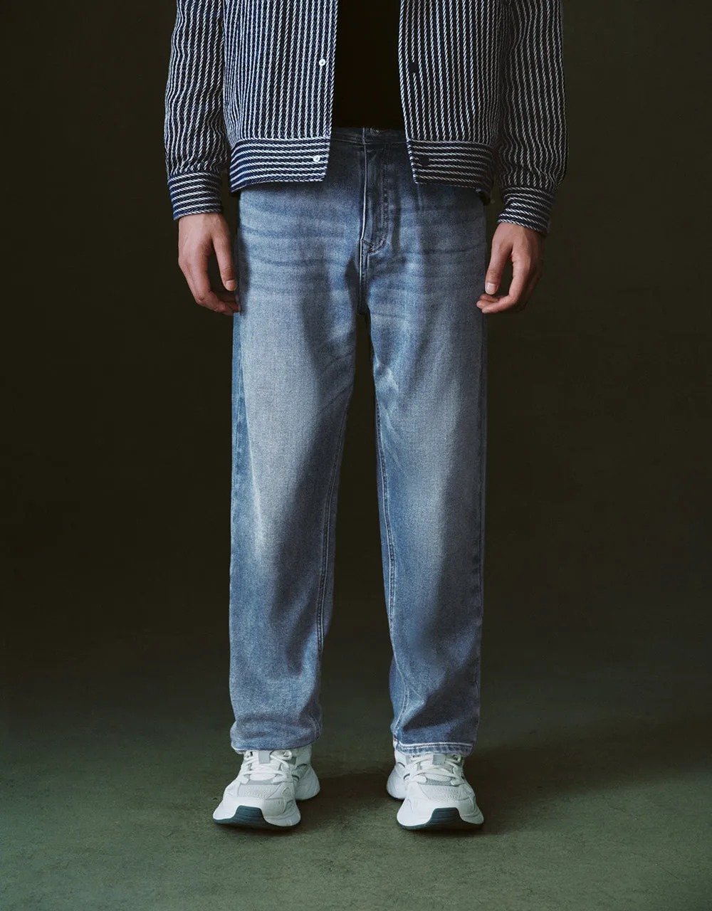 Straight Jeans sold by Urban Revivo product image thumbnail 2