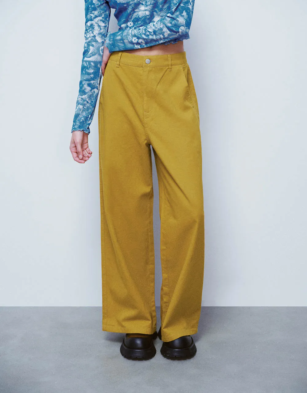 Straight Pants sold by Urban Revivo product image thumbnail 2