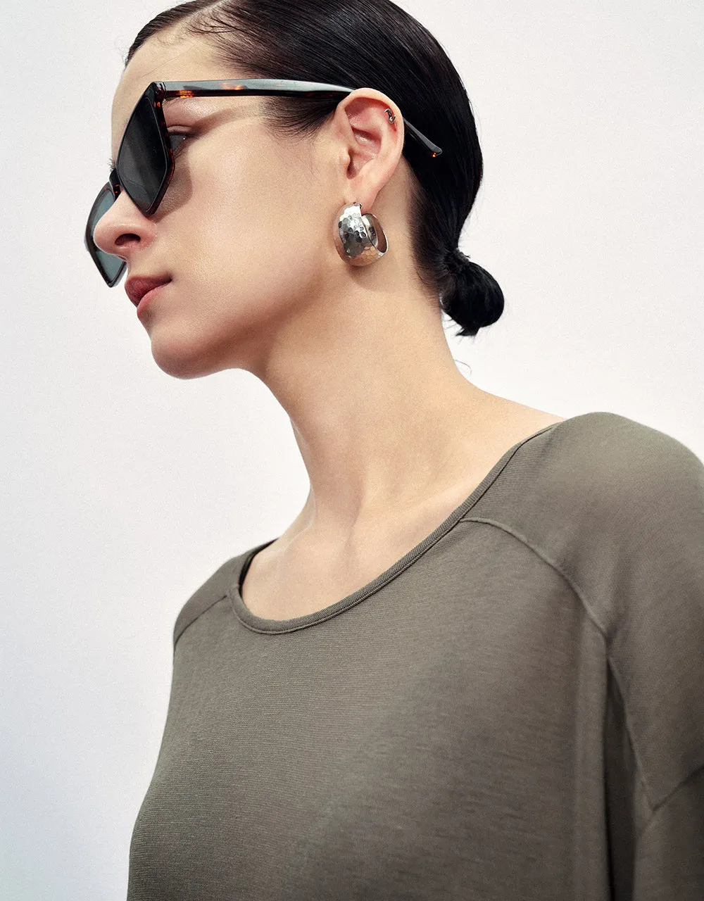 Crew Neck Loose T-Shirt sold by Urban Revivo product image thumbnail 4