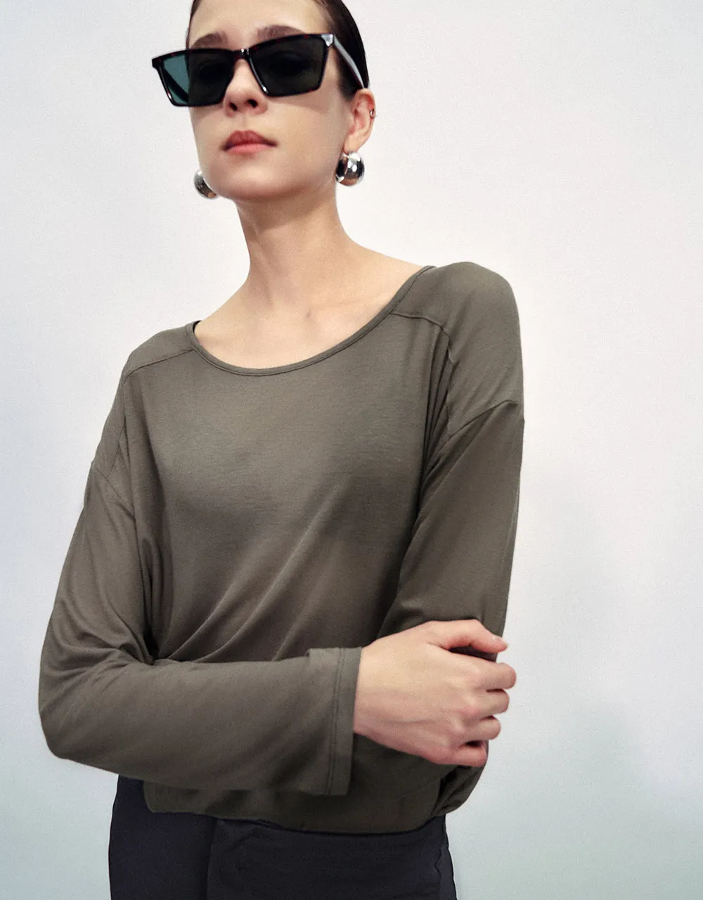 Crew Neck Loose T-Shirt sold by Urban Revivo product image thumbnail 3