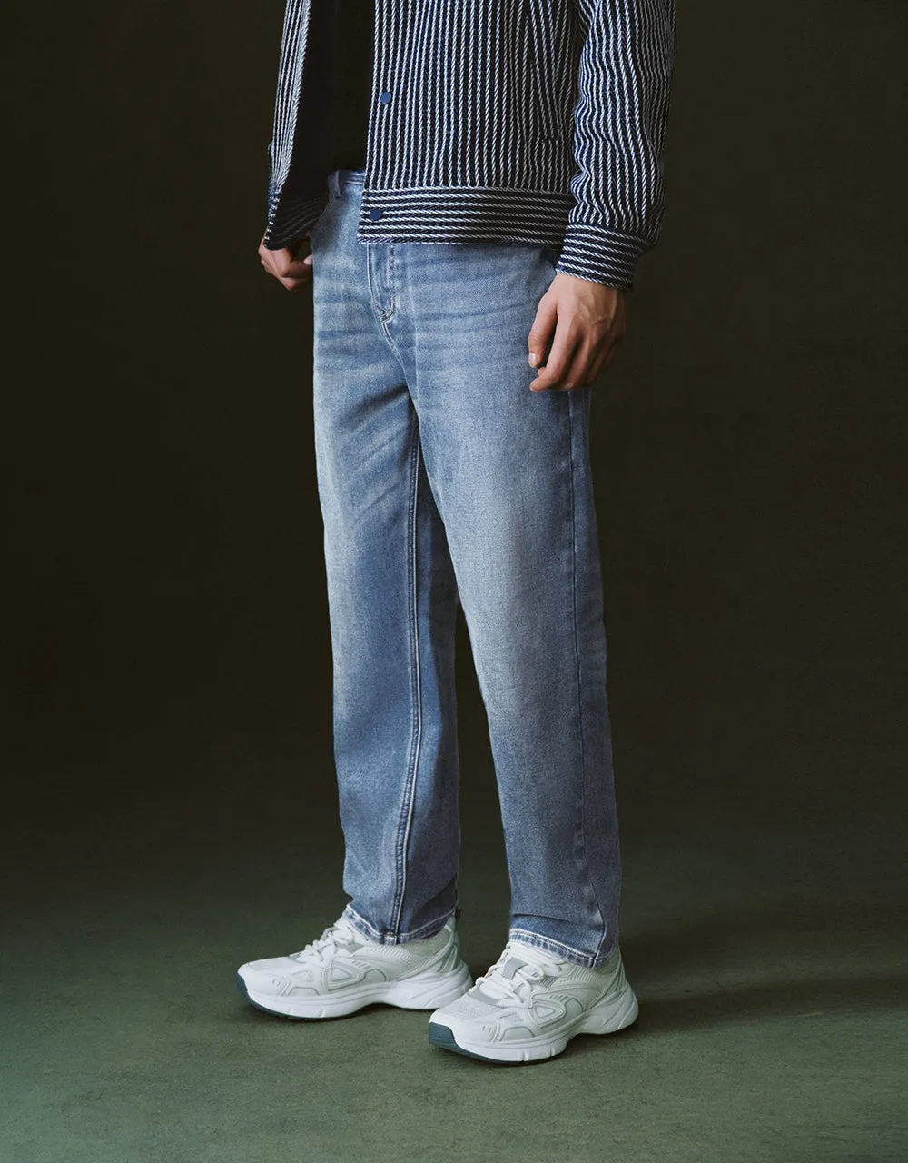 Straight Jeans sold by Urban Revivo product image thumbnail 4