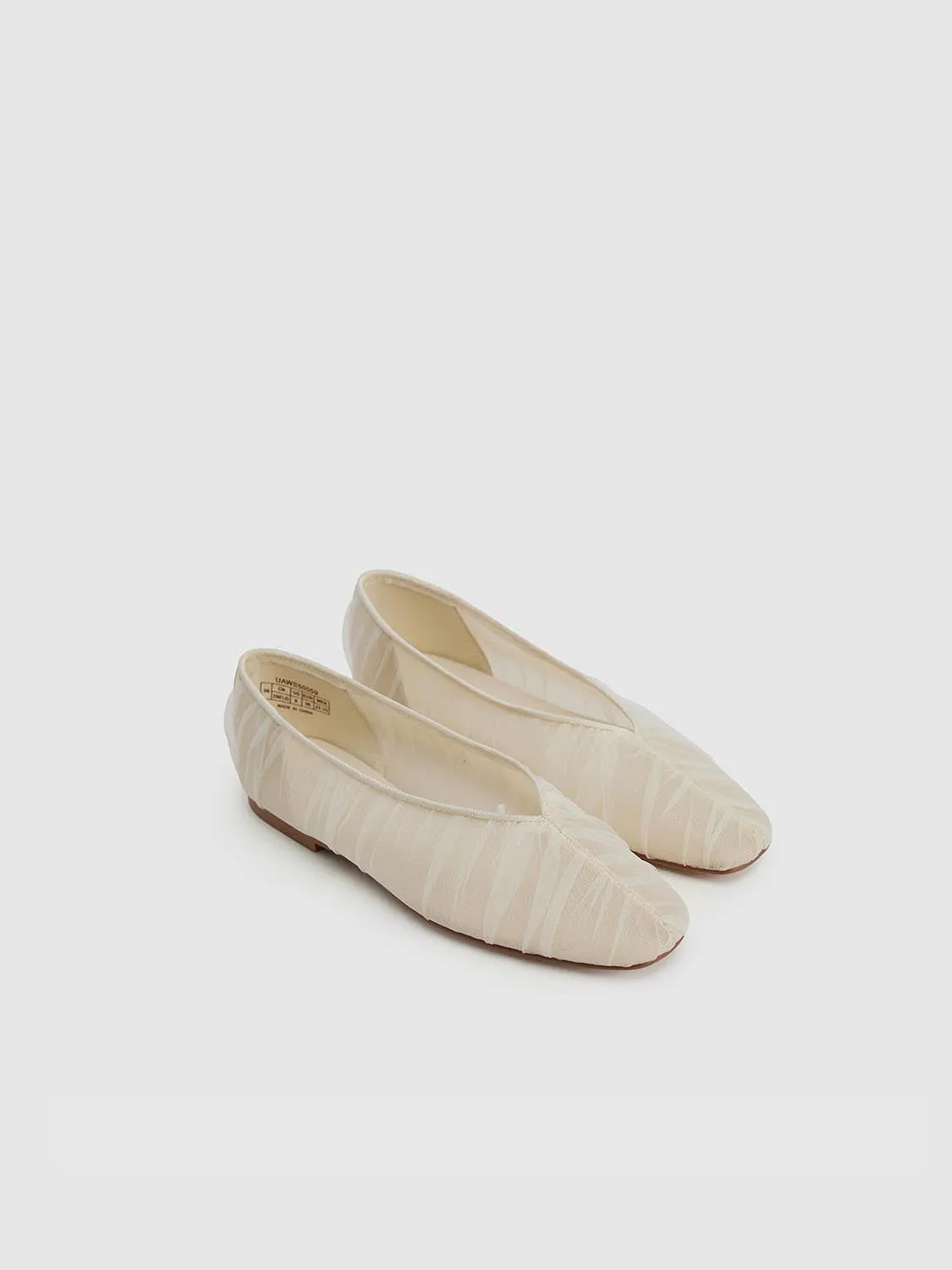 Pumps sold by Urban Revivo