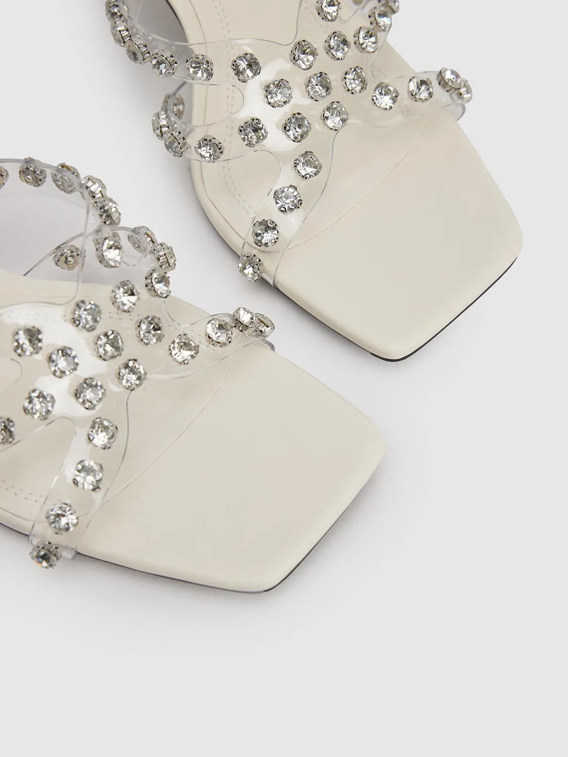 Slippers sold by Urban Revivo product image thumbnail 5