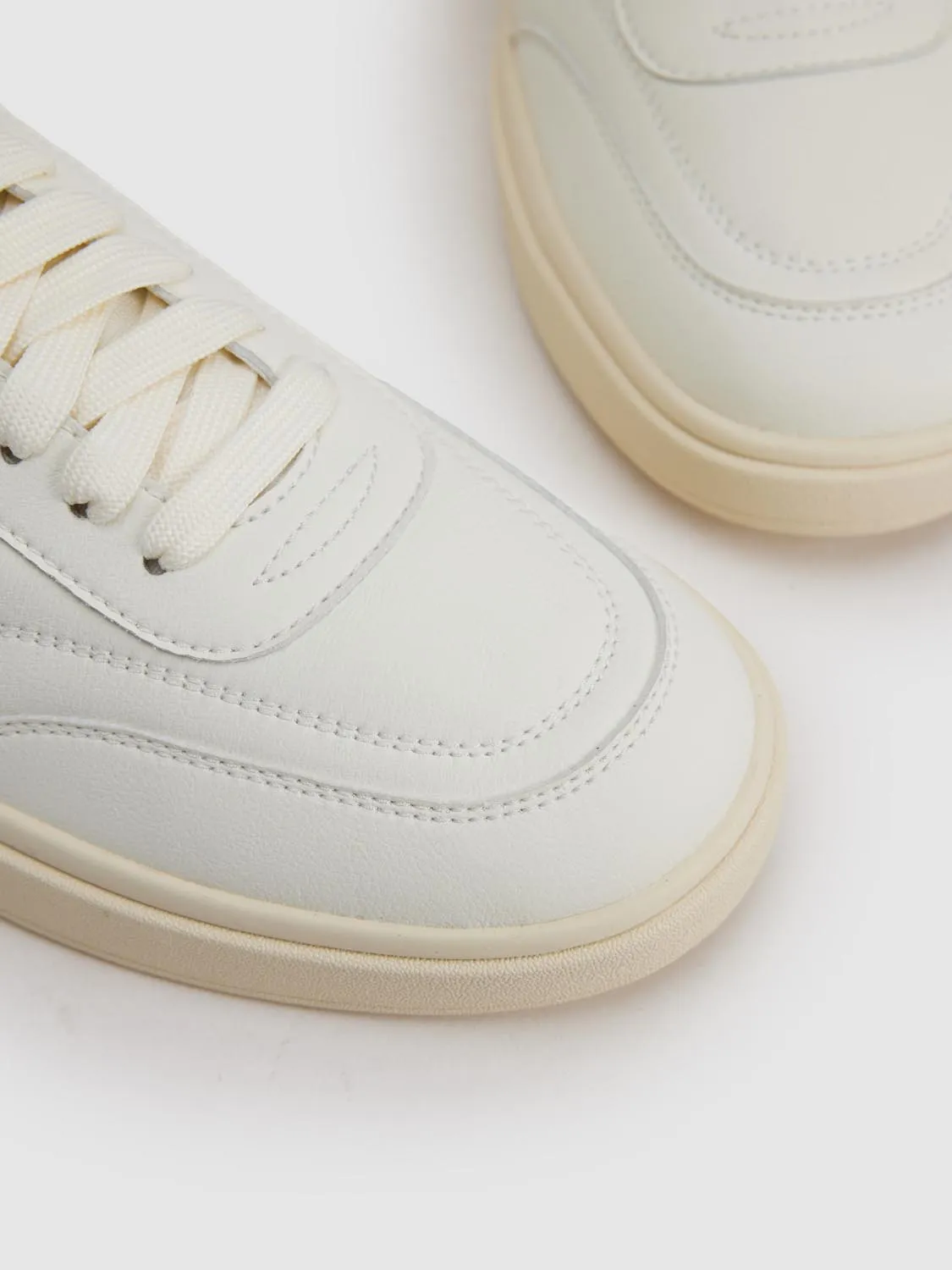 Sneakers sold by Urban Revivo product image thumbnail 5