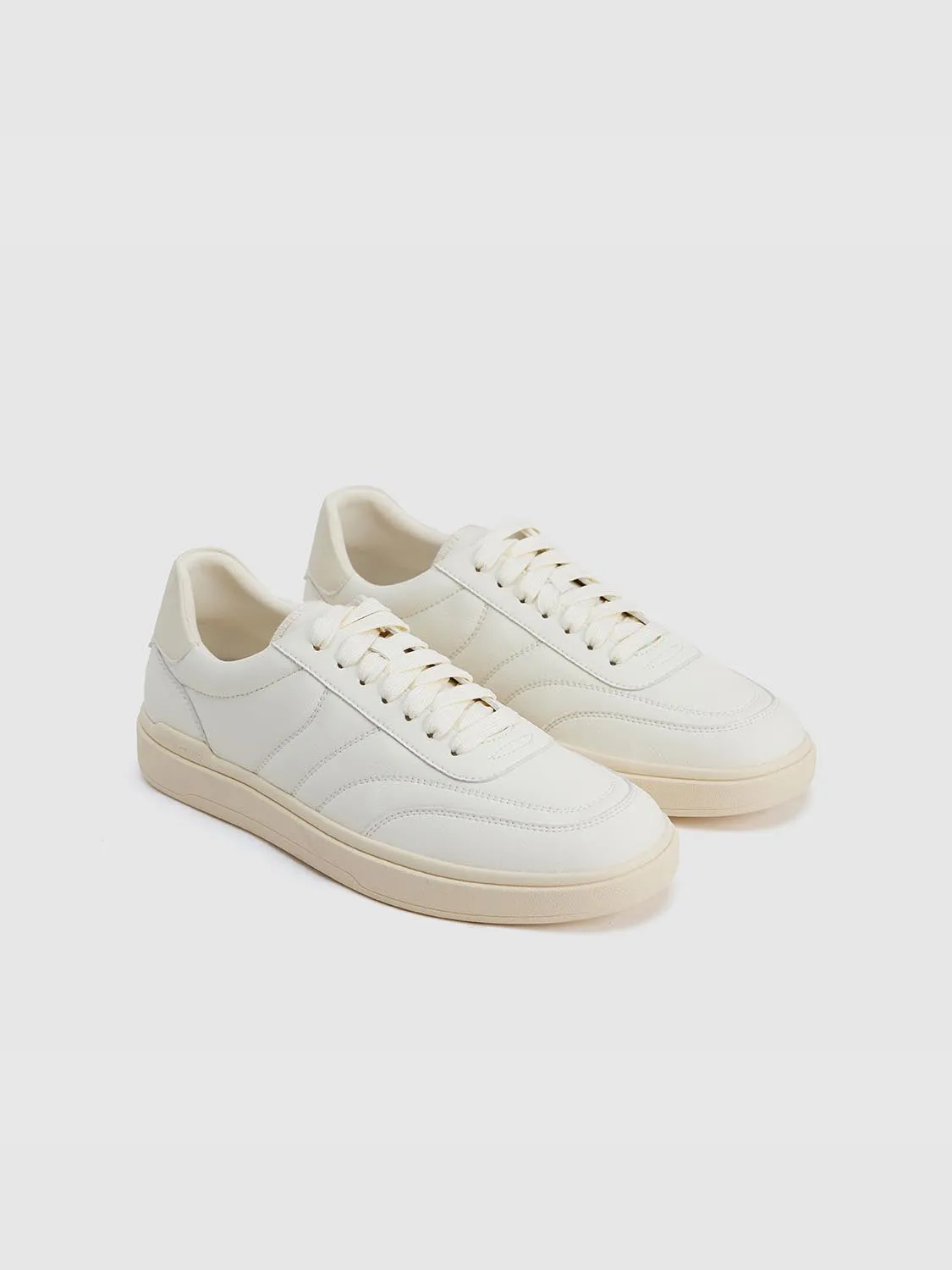 Sneakers sold by Urban Revivo