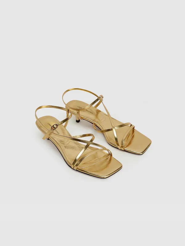 Sandals sold by Urban Revivo