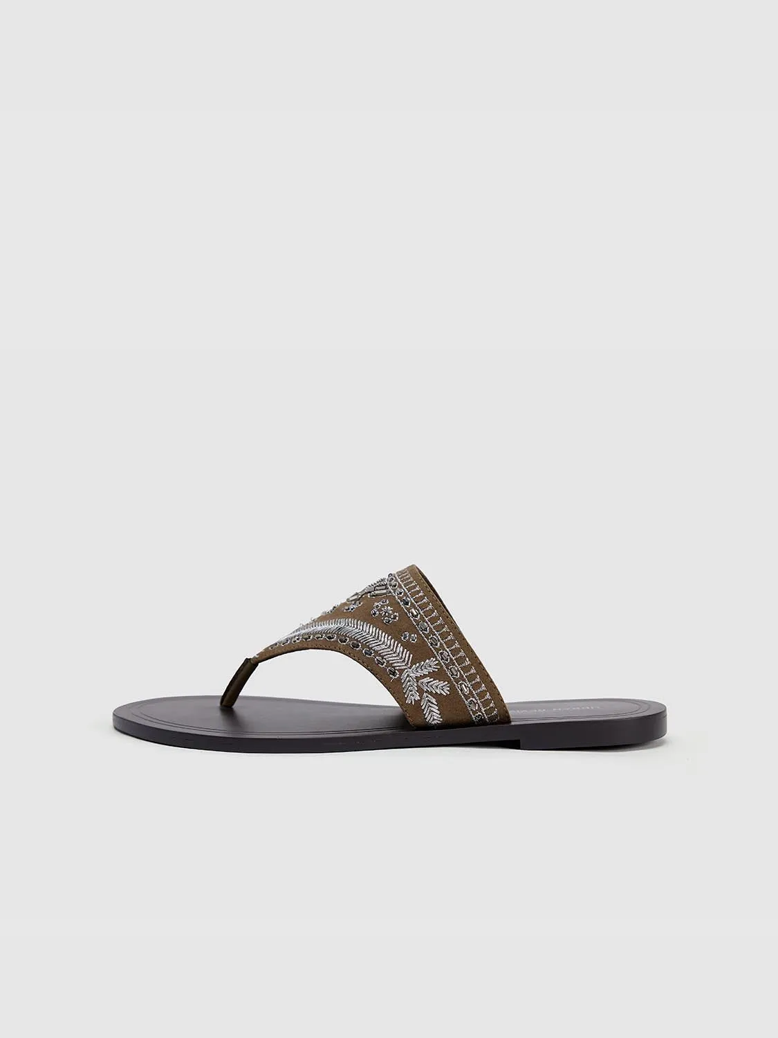 Slippers sold by Urban Revivo product image thumbnail 2
