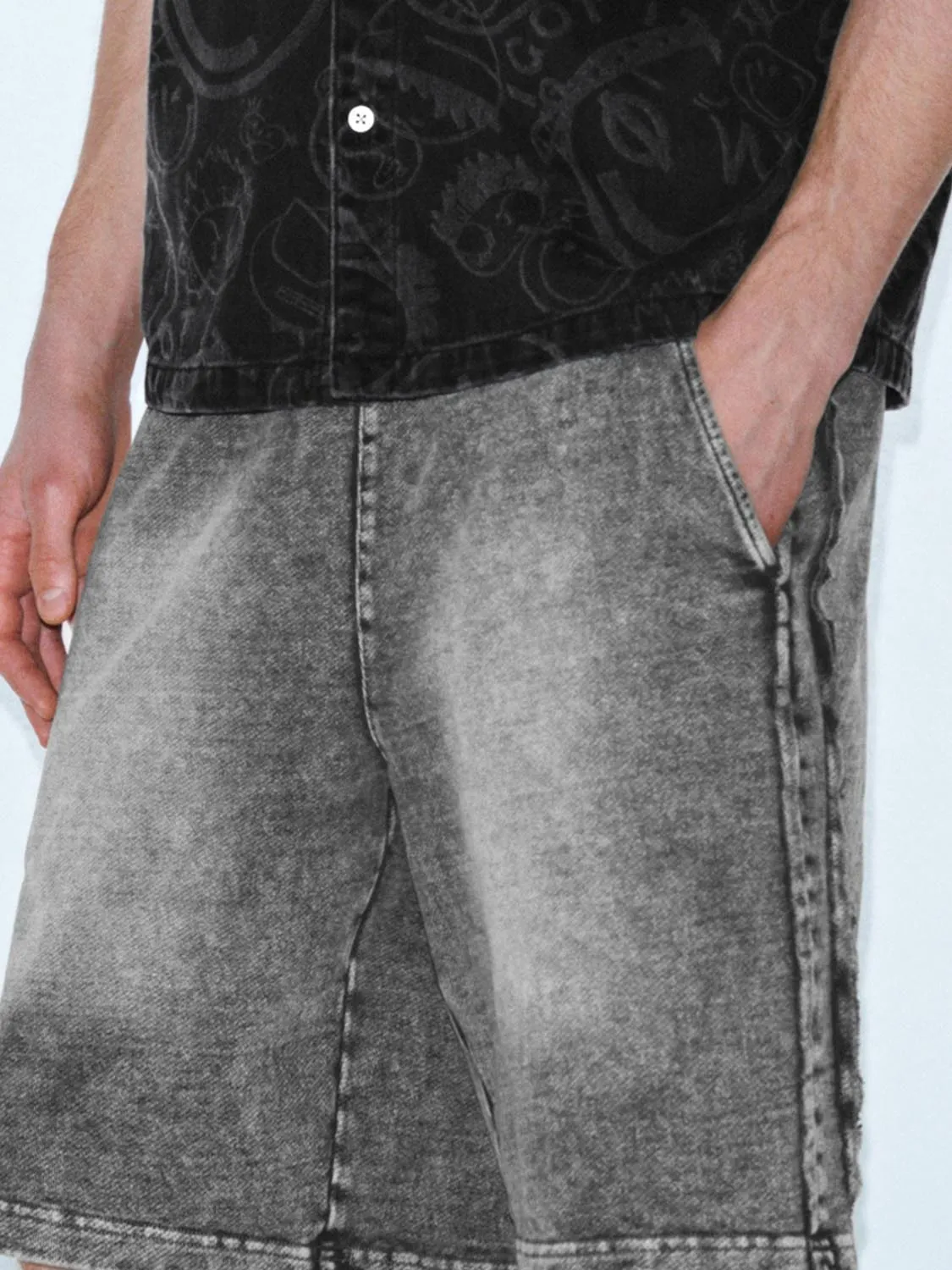 Vogue Shorts sold by Urban Revivo product image thumbnail 4