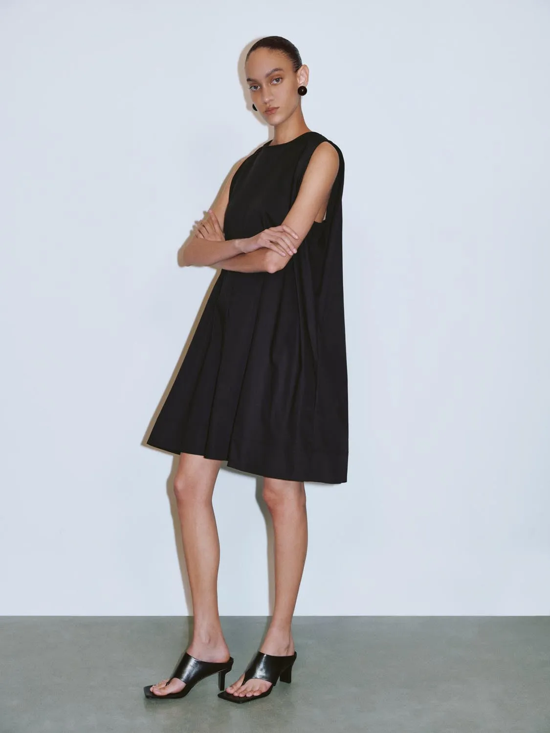 Lace Back Sleeveless Mini Dresses sold by Urban Revivo product image thumbnail 4