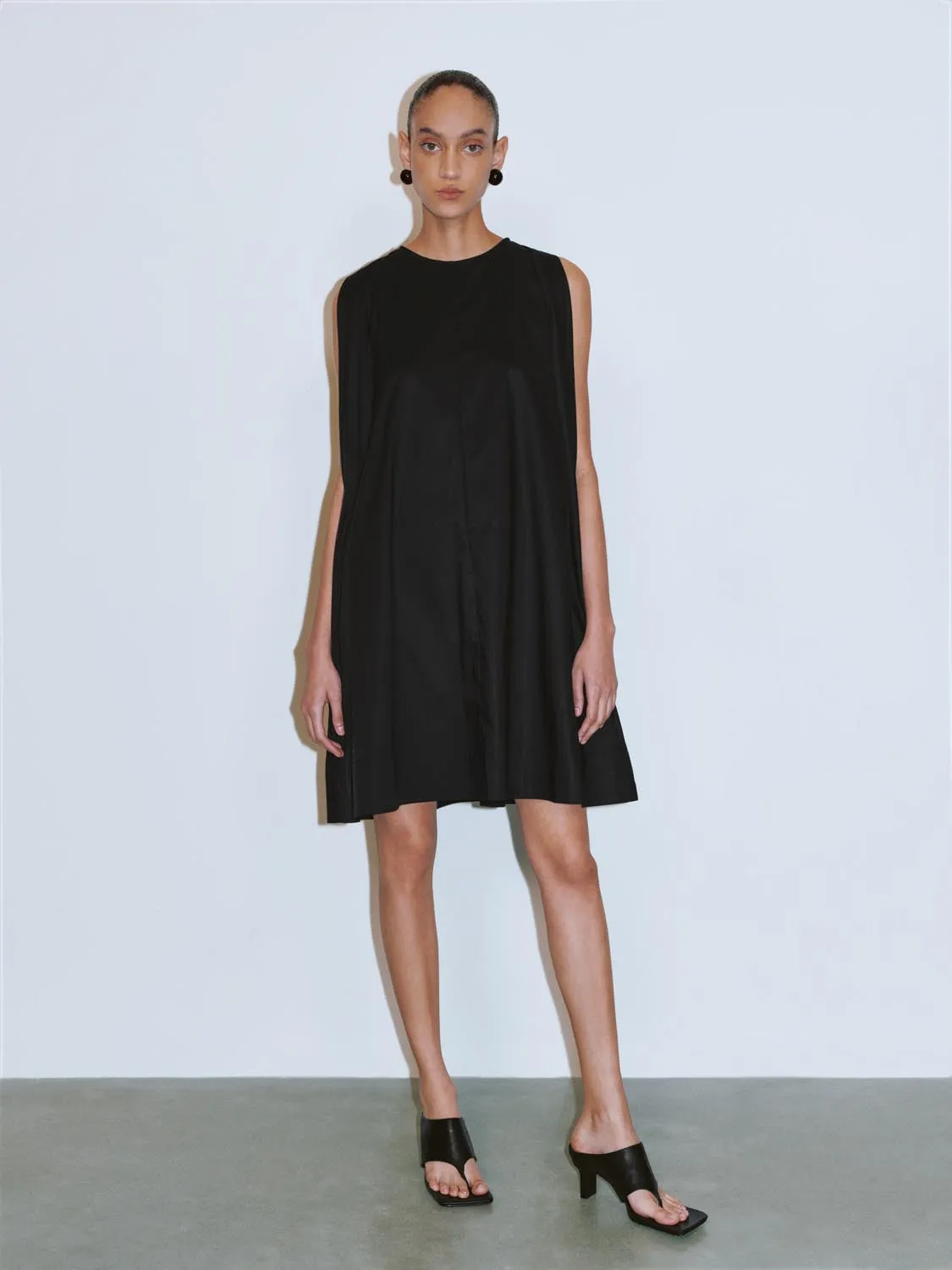 Lace Back Sleeveless Mini Dresses sold by Urban Revivo product image thumbnail 3