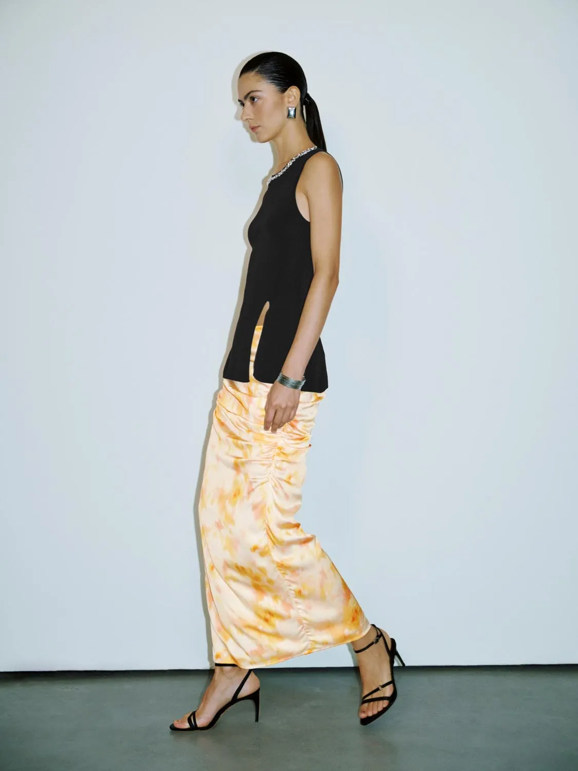 Ruched Straight Skirts sold by Urban Revivo product image thumbnail 3