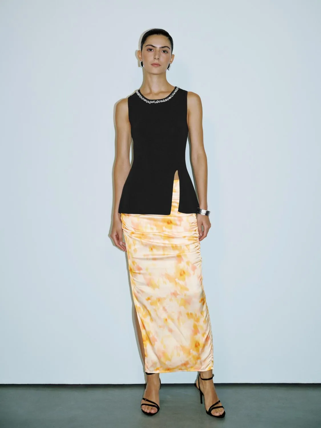 Ruched Straight Skirts sold by Urban Revivo product image thumbnail 4