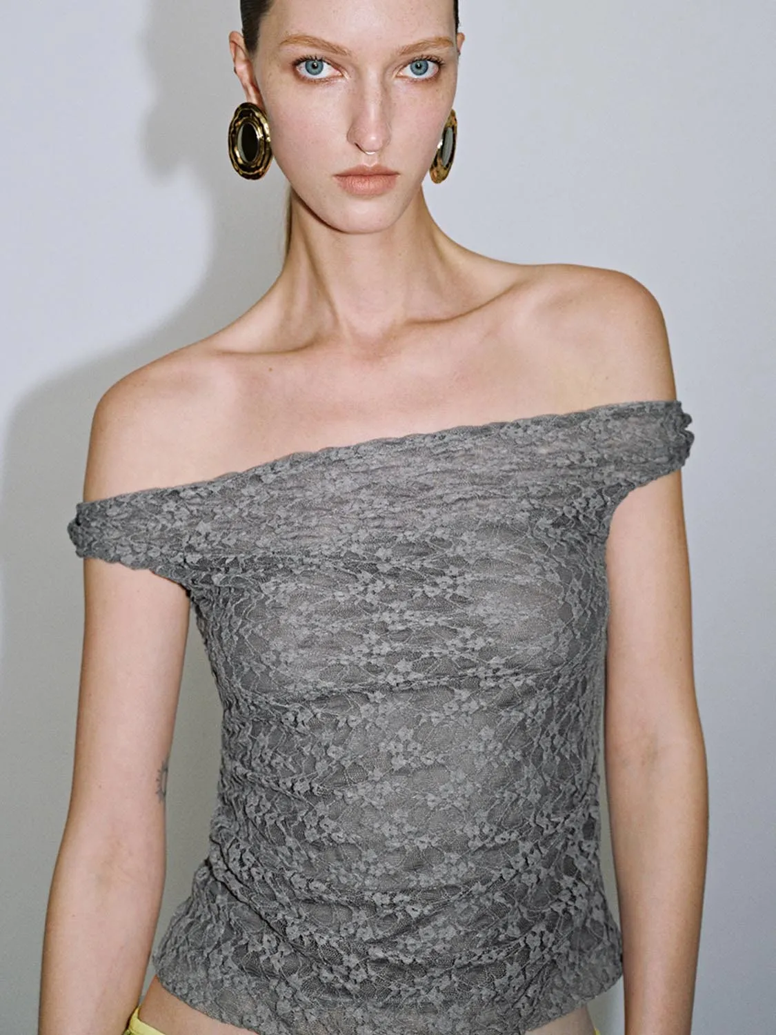 Off Shoulder Skinny Blouses sold by Urban Revivo product image thumbnail 3
