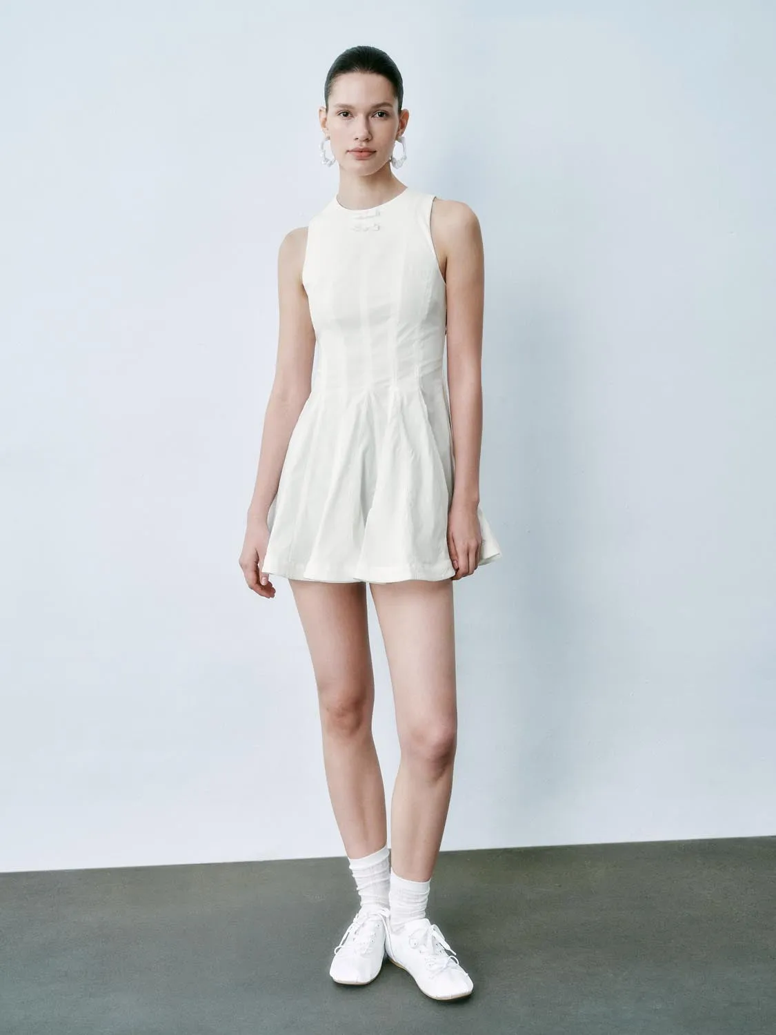 Flared Pleated Sleeveless Dresses sold by Urban Revivo product image thumbnail 4