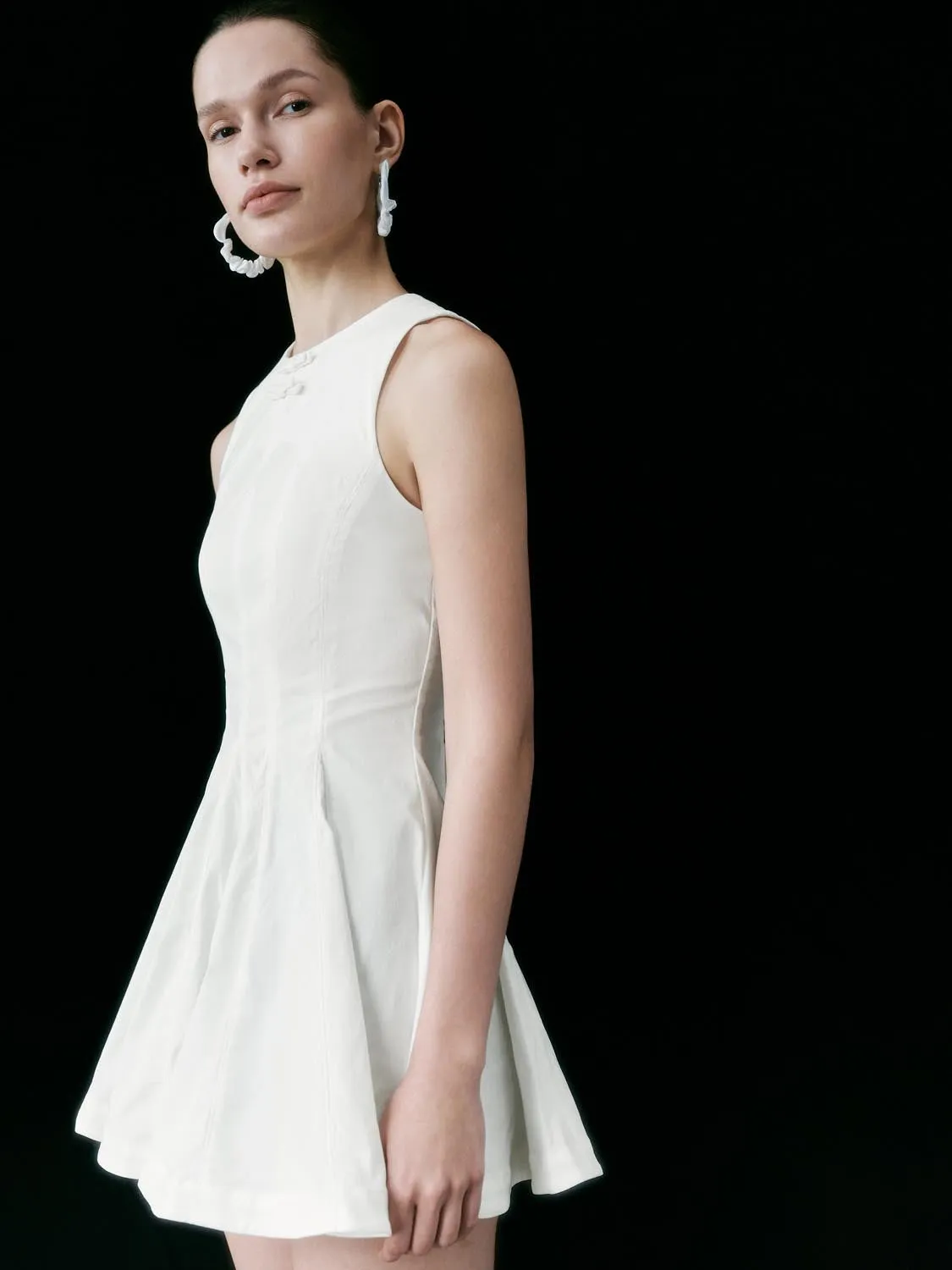 Flared Pleated Sleeveless Dresses sold by Urban Revivo product image thumbnail 2