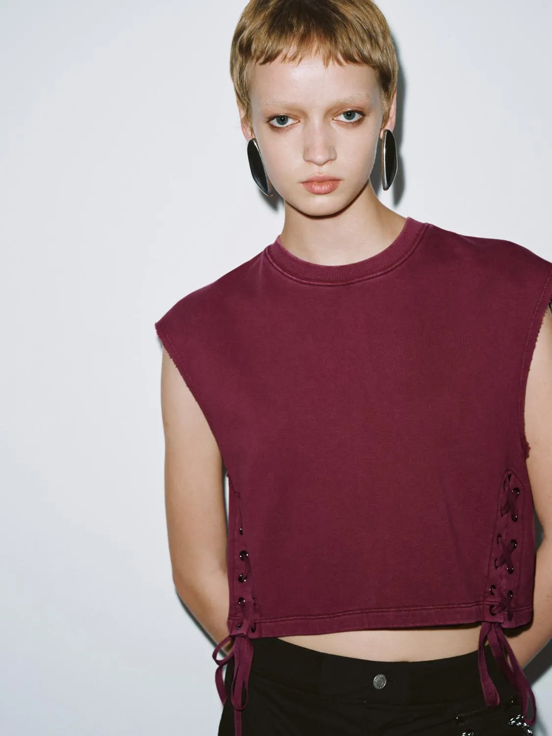 Sleeveless Vests sold by Urban Revivo product image thumbnail 3