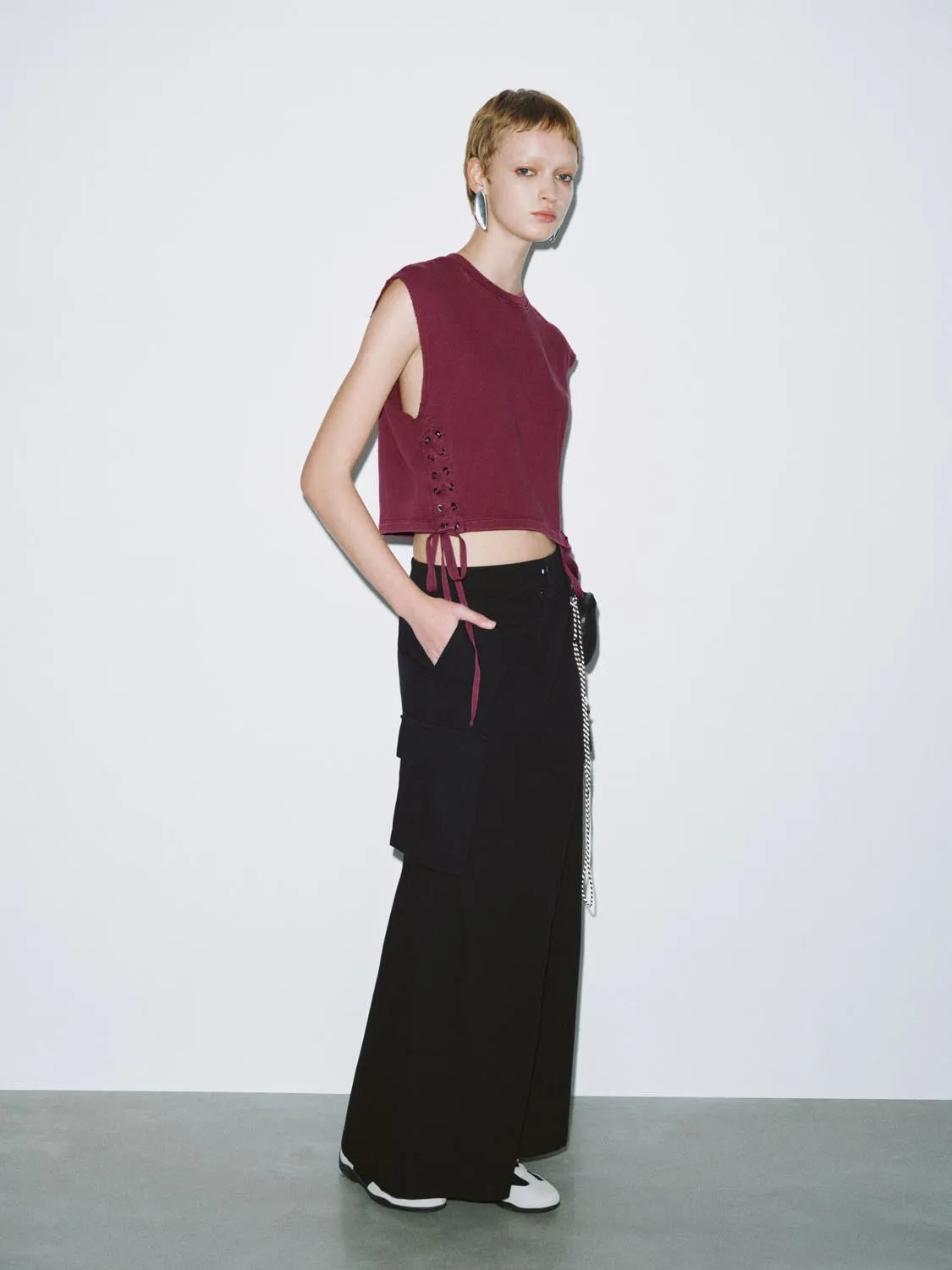 Sleeveless Vests sold by Urban Revivo product image thumbnail 5