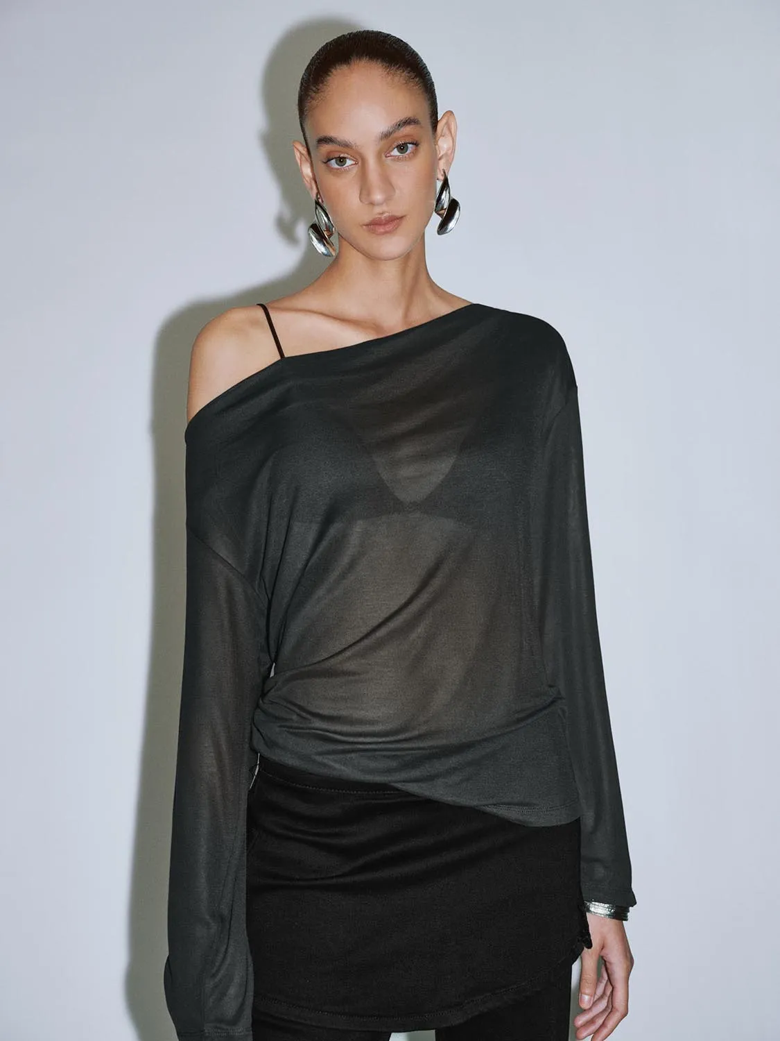 One Shoulder T-Shirts sold by Urban Revivo