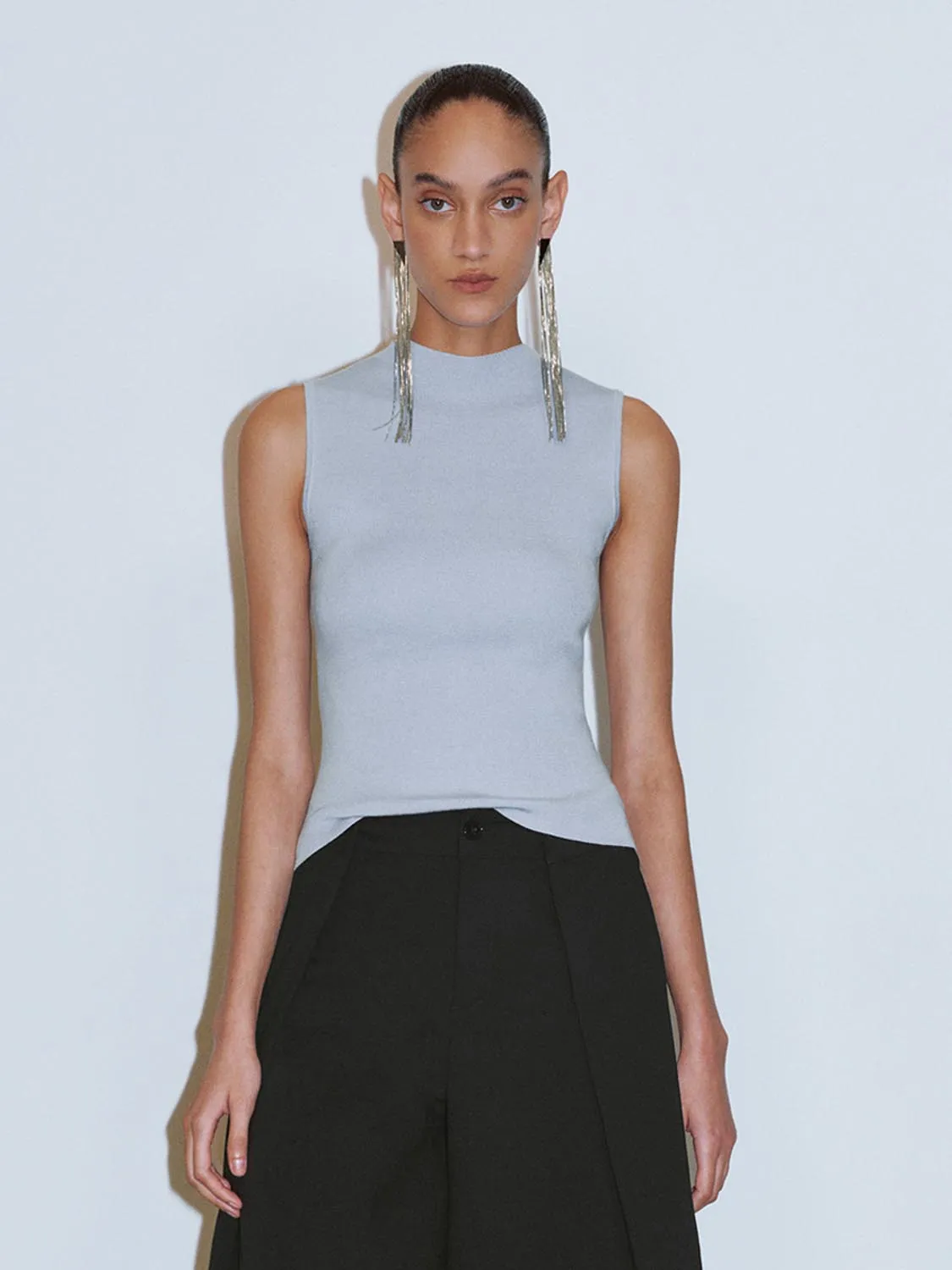 Knitted Sleeveless Mock Neck T-Shirts sold by Urban Revivo