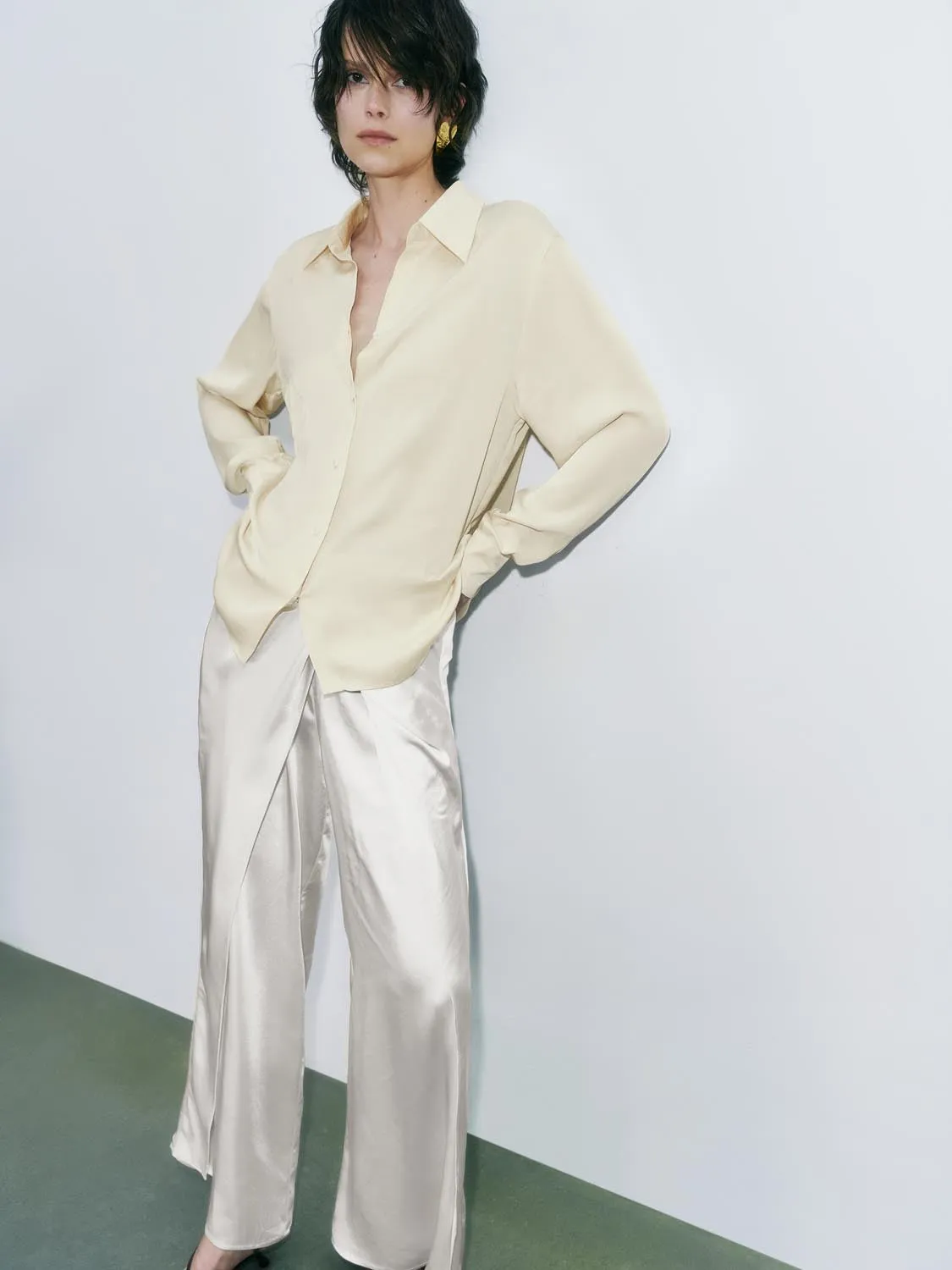 Long Sleeve Shirts sold by Urban Revivo product image thumbnail 5