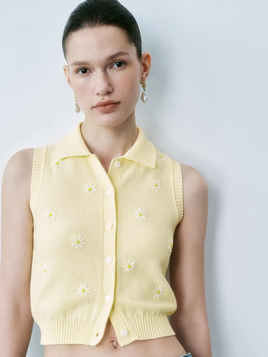 Knitted Sleeveless Cardigans sold by Urban Revivo product image thumbnail 5