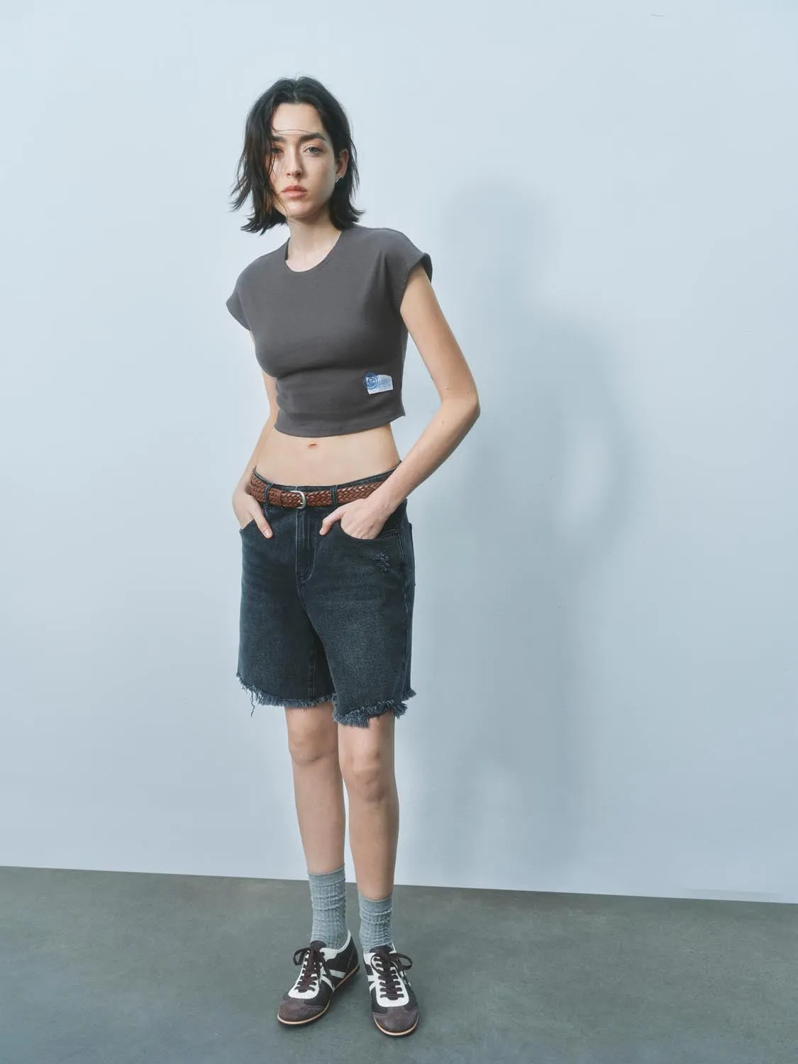 Short Sleeve Cropped T-Shirts sold by Urban Revivo product image thumbnail 4