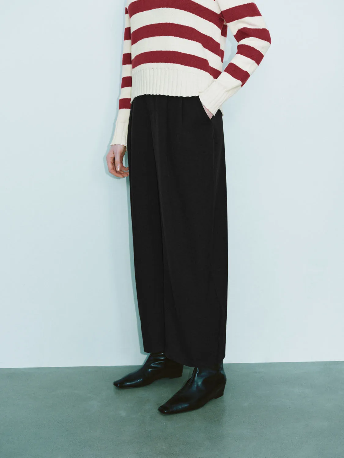 Barrel Pants sold by Urban Revivo product image thumbnail 3