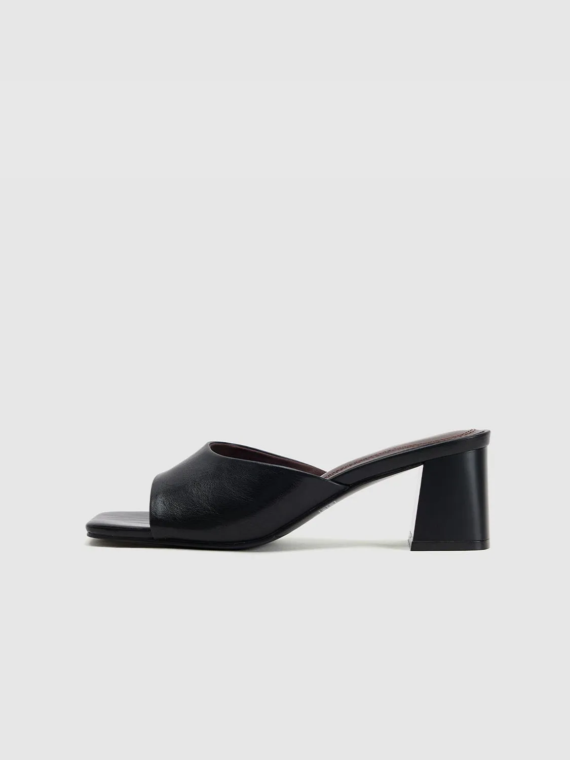Slippers sold by Urban Revivo product image thumbnail 2