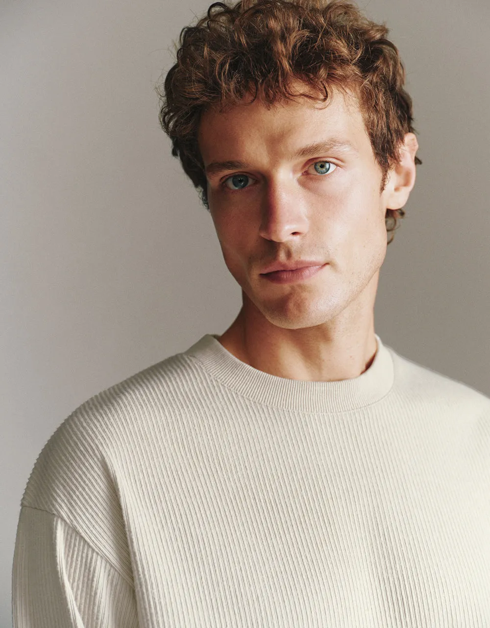 Crew Neck Straight T-Shirt sold by Urban Revivo product image thumbnail 4