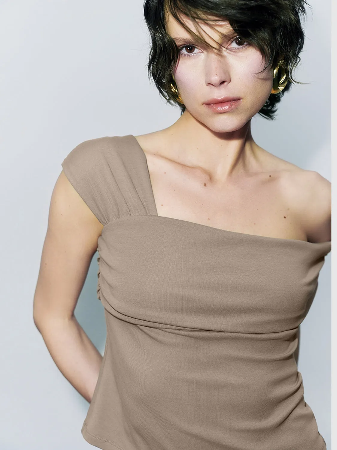 One Shoulder T-Shirts sold by Urban Revivo product image thumbnail 3