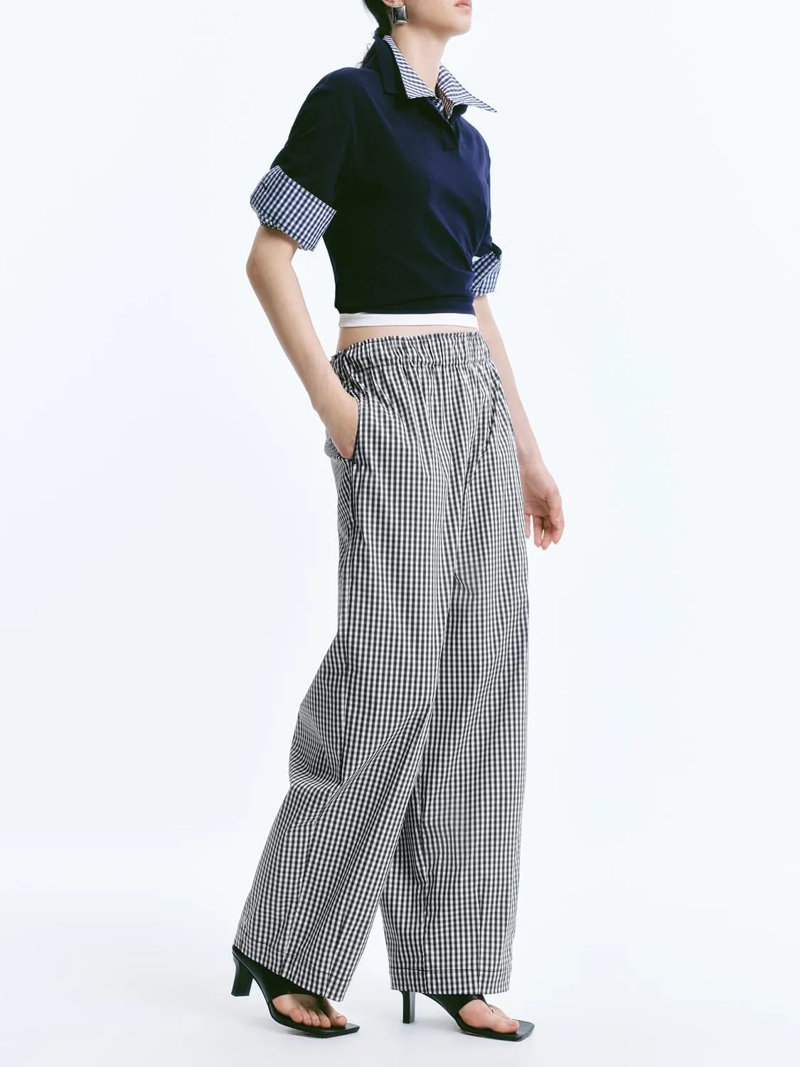 Striped Carrot Fit Pants sold by Urban Revivo product image thumbnail 3