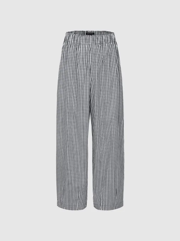 Striped Carrot Fit Pants sold by Urban Revivo