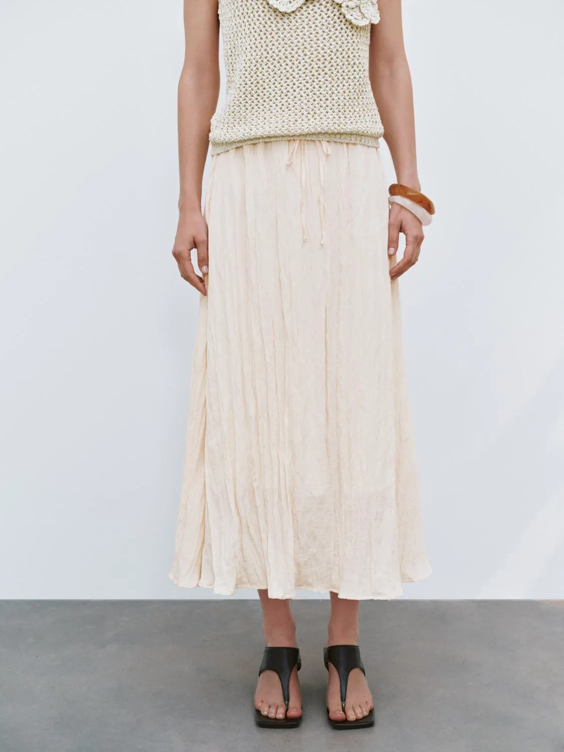 Drawstring Textured Midi Skirts sold by Urban Revivo product image thumbnail 2