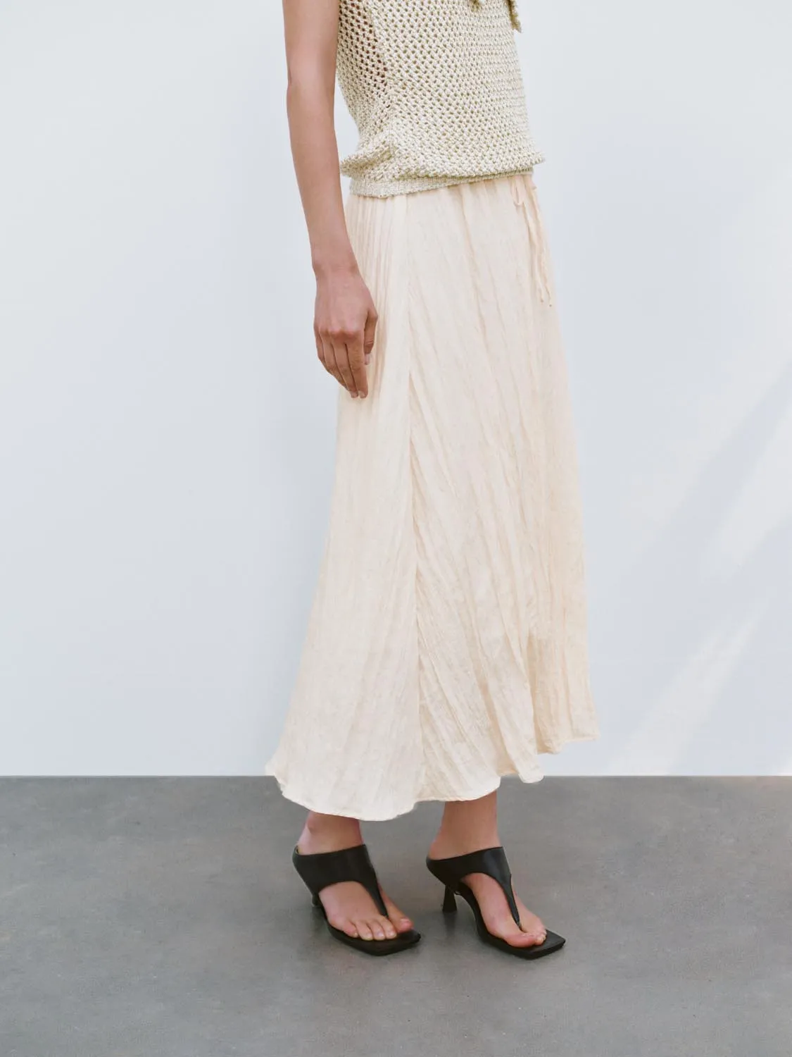 Drawstring Textured Midi Skirts sold by Urban Revivo product image thumbnail 3