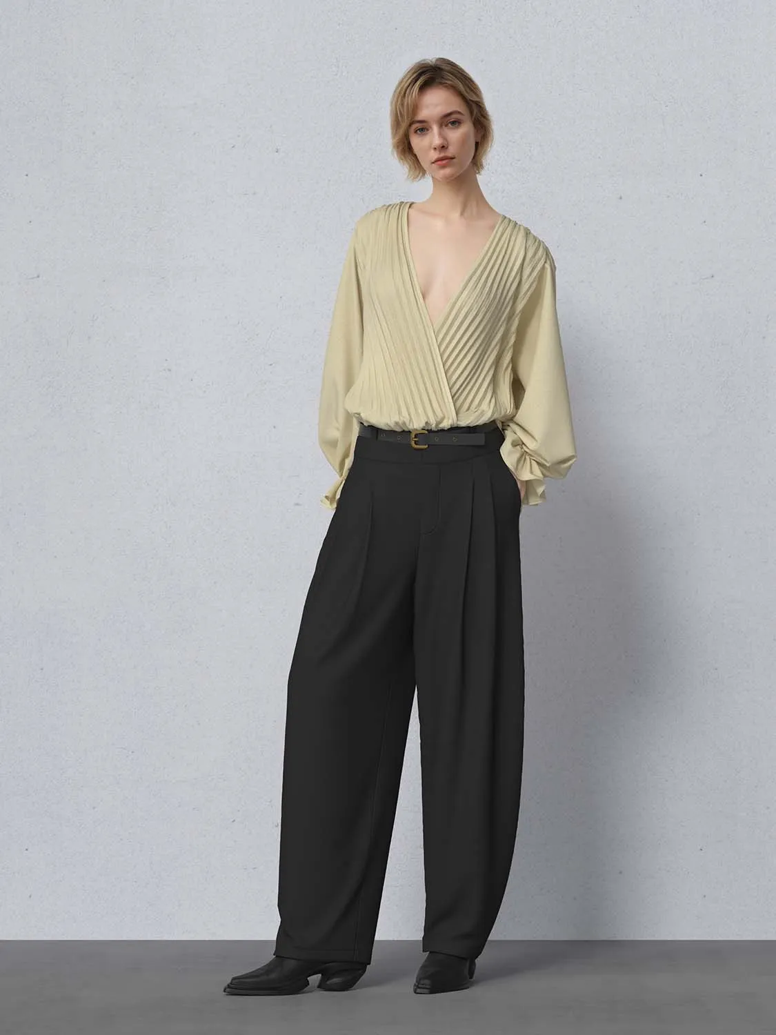 Tailored Wide-Leg Pants sold by Urban Revivo product image thumbnail 4
