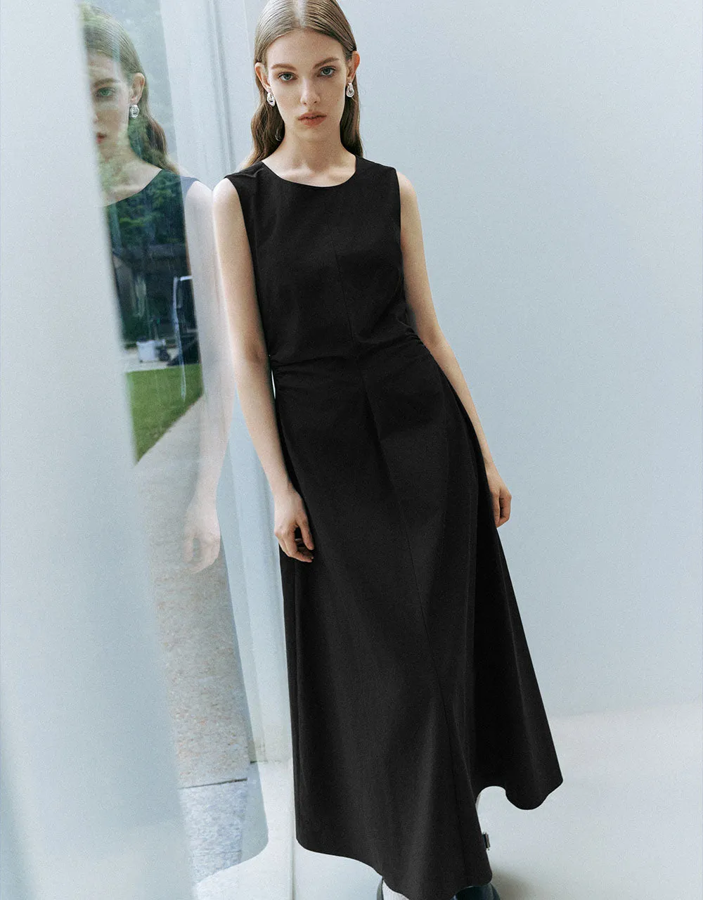 Sleeveless Crew Neck A-Line Dress sold by Urban Revivo product image thumbnail 3