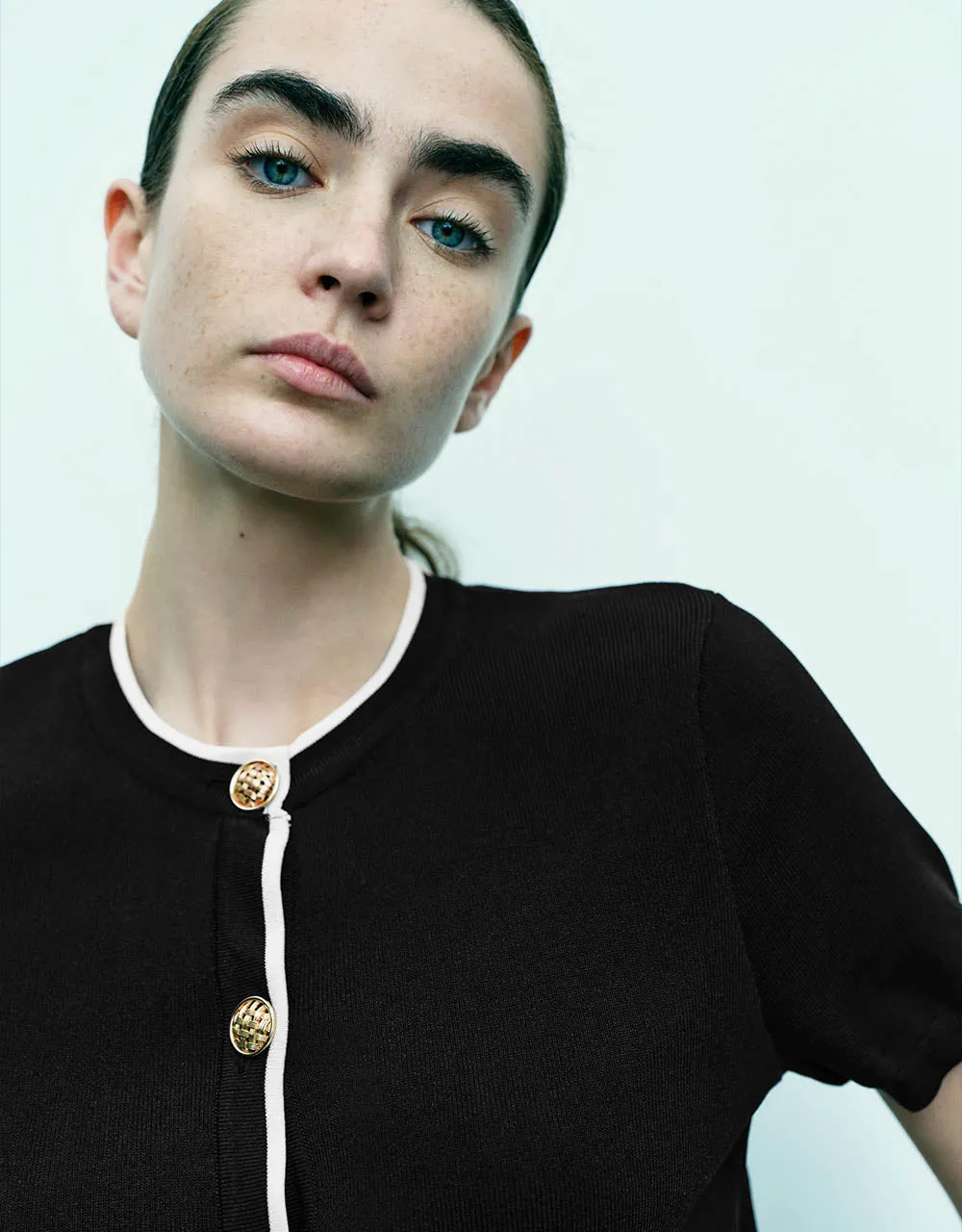 Crew Neck Knitted Cardigan sold by Urban Revivo product image thumbnail 4