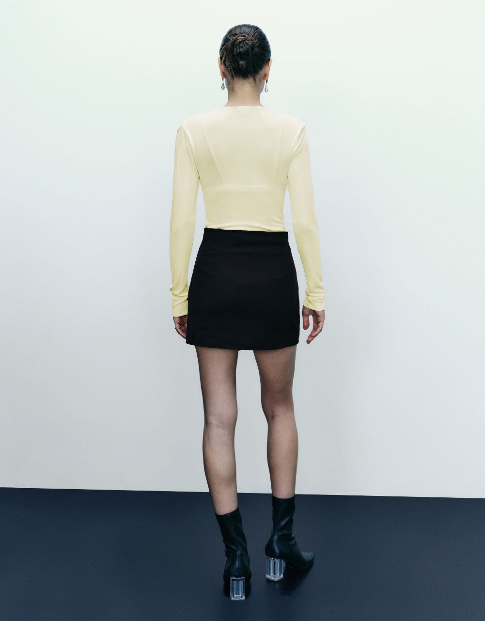 Surplice Front V-Neck Skinny T-Shirt sold by Urban Revivo product image thumbnail 4