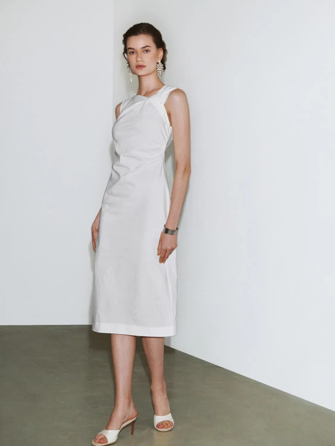 Skinny-Fit Sleeveless Midi Dresses sold by Urban Revivo product image thumbnail 4