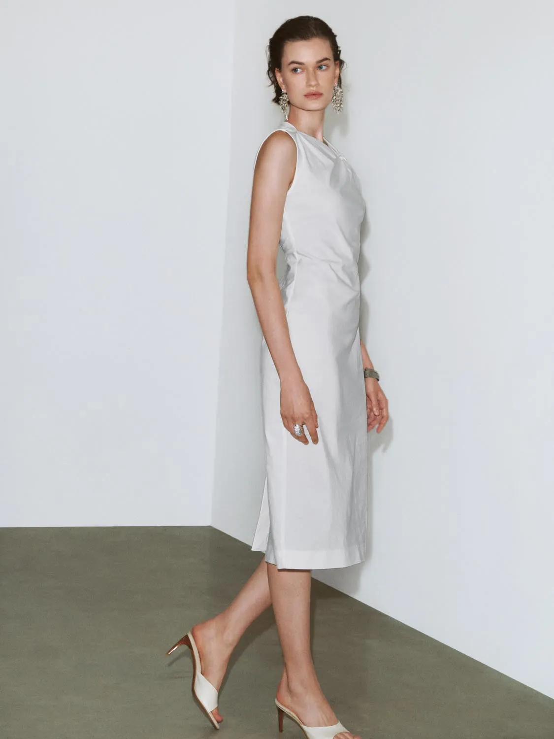 Skinny-Fit Sleeveless Midi Dresses sold by Urban Revivo product image thumbnail 5
