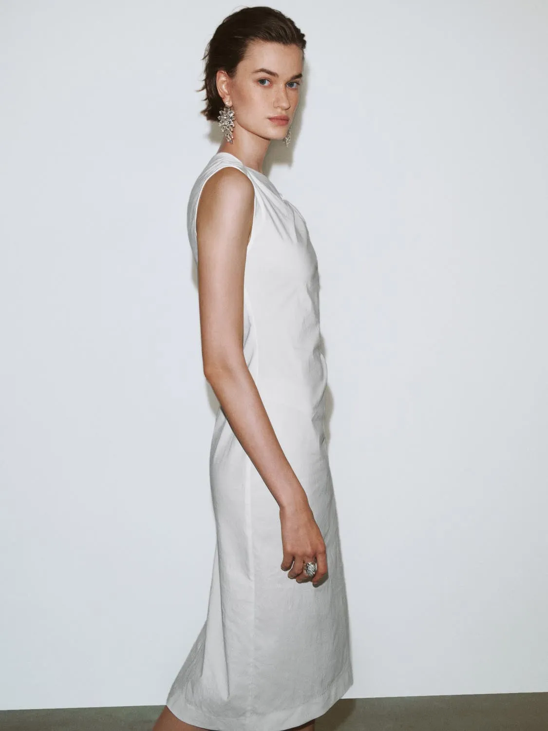 Skinny-Fit Sleeveless Midi Dresses sold by Urban Revivo product image thumbnail 2